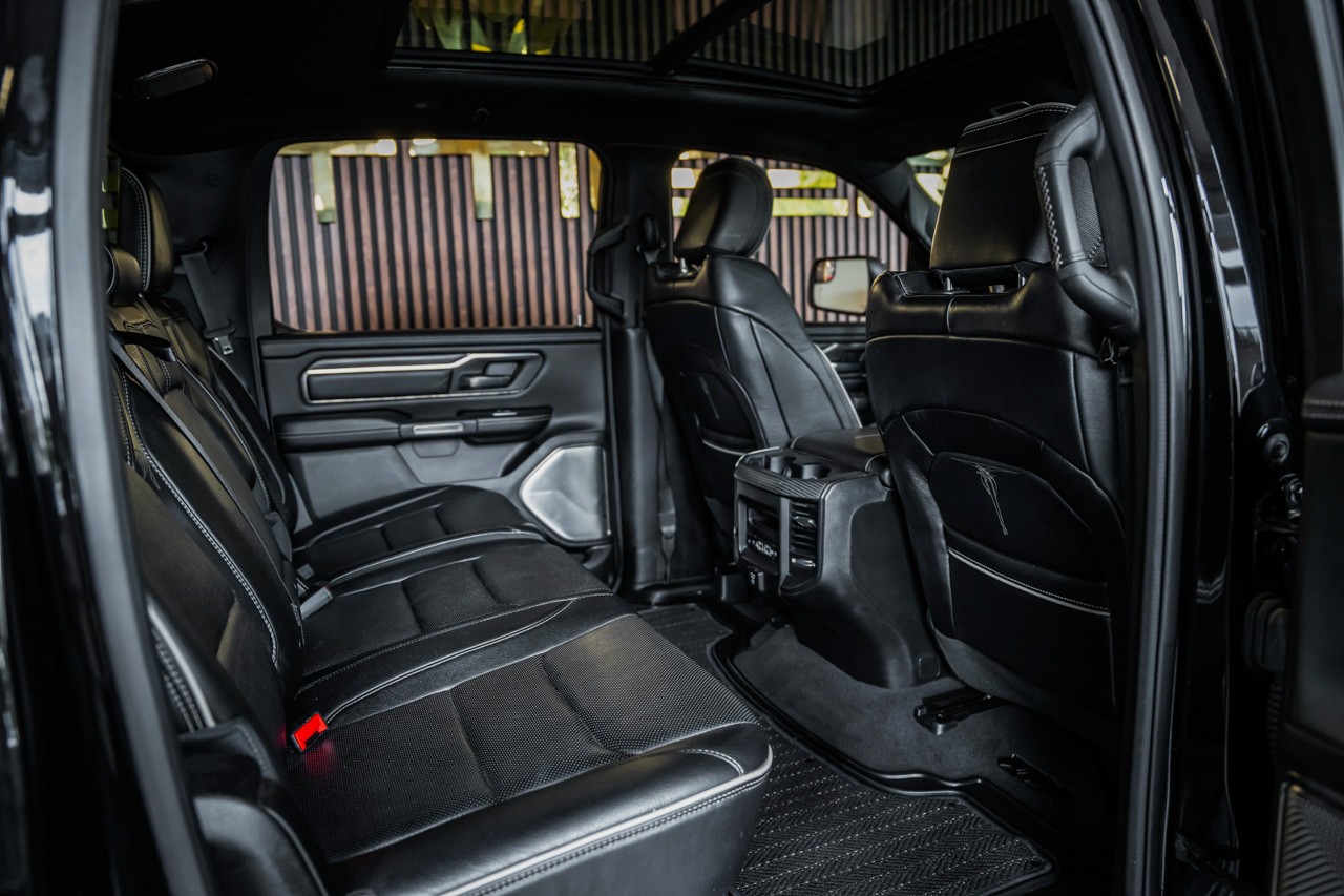 DODGE Ram 1500 5.7l V8 HEMI 4x4 Crew Cab Limited-image-14