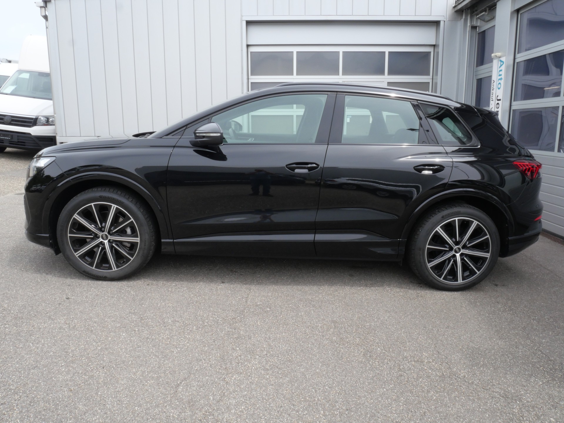 AUDI Q4 e-tron 55 quattro *CH-Auslieferung, 10 J. Gratisservice*-showroom-element-2