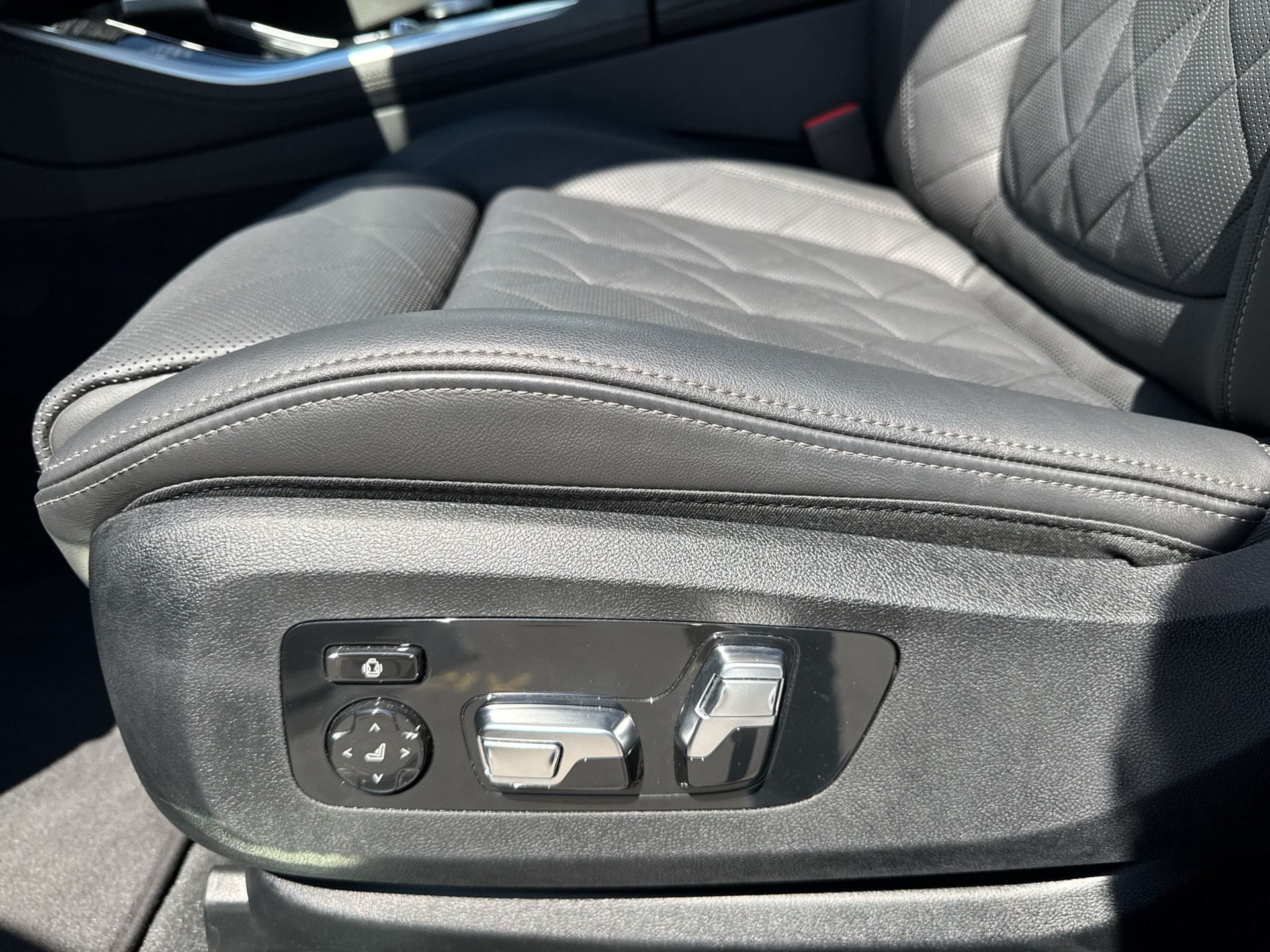 BMW X5 xDrive 48V 30d M Sport Steptronic-image-24