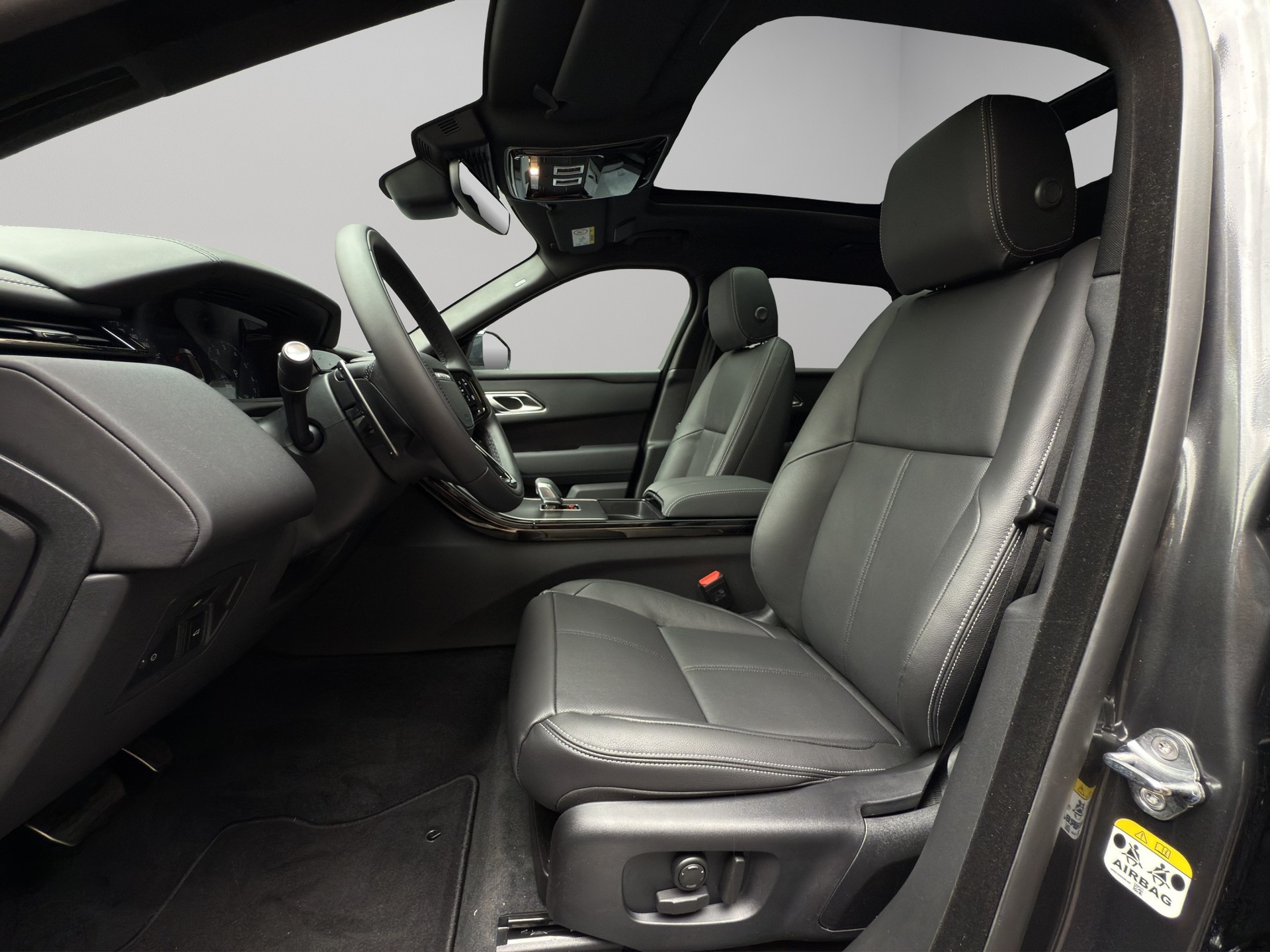 LAND ROVER Range Rover Velar 2.0 P400e Belgravia Edition-image-17
