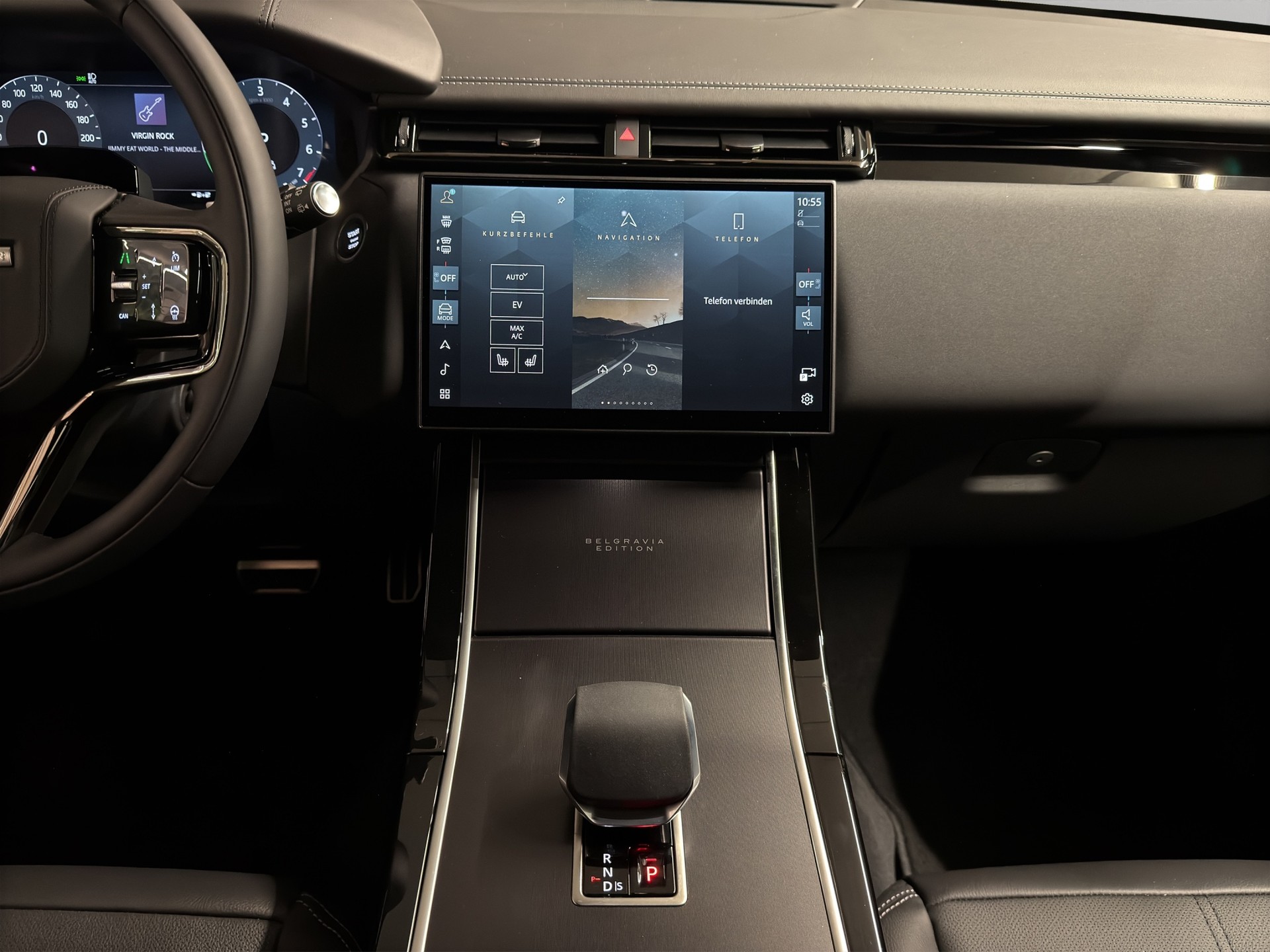 LAND ROVER Range Rover Velar 2.0 P400e Belgravia Edition-image-6
