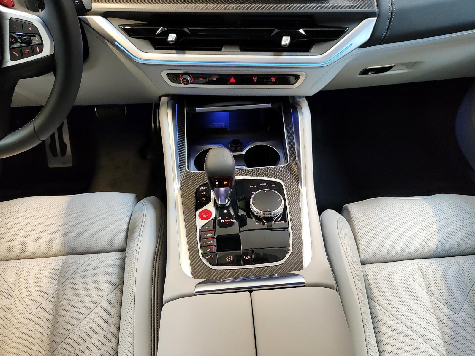 BMW XM 50e Plug-in Hybrid-image-12