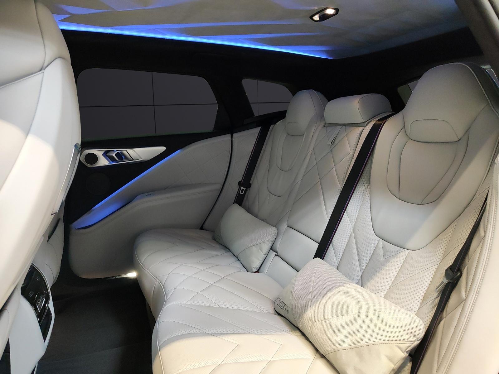 BMW XM 50e Plug-in Hybrid-image-17