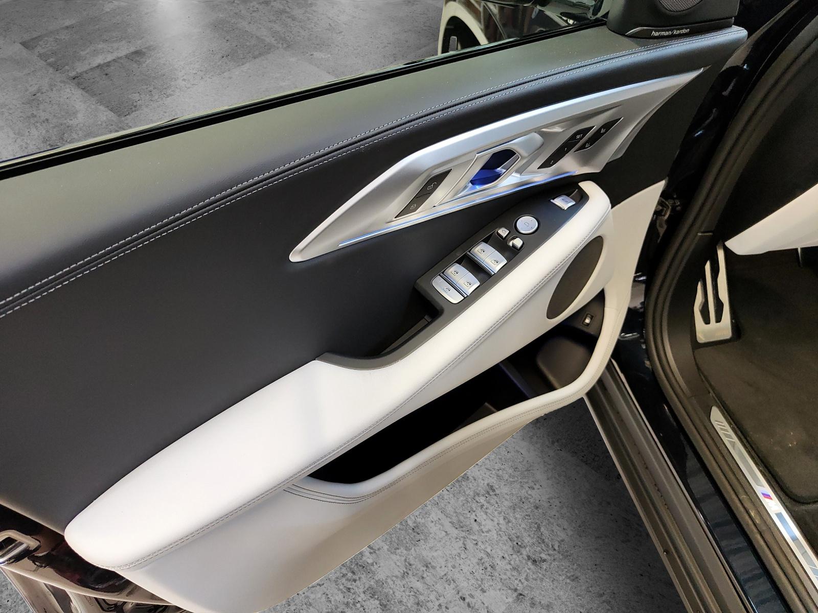 BMW XM 50e Plug-in Hybrid-image-14