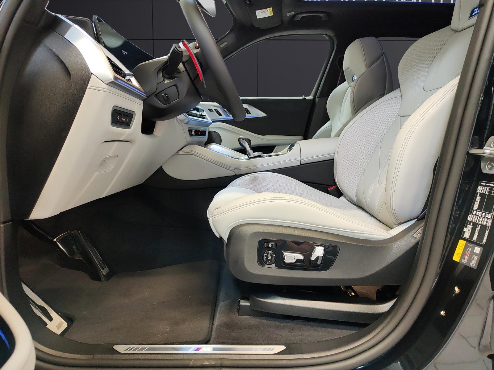 BMW XM 50e Plug-in Hybrid-image-9