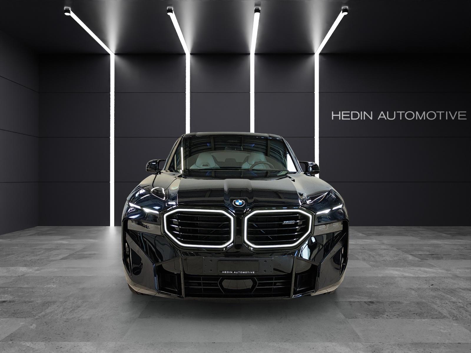 BMW XM 50e Plug-in Hybrid-showroom-element-2