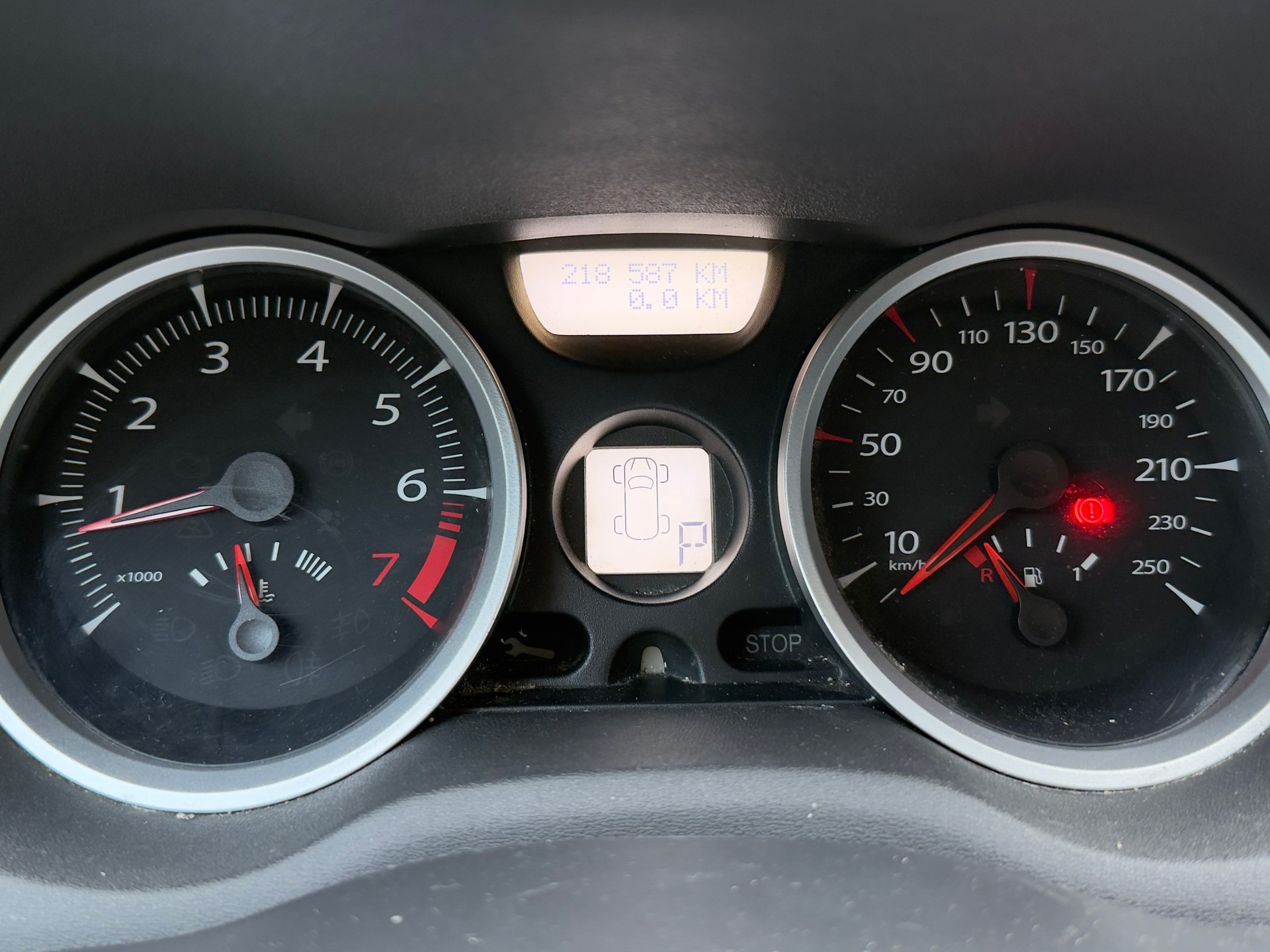 RENAULT Mégane Break 1.6 16V Expression Automatic-image-11