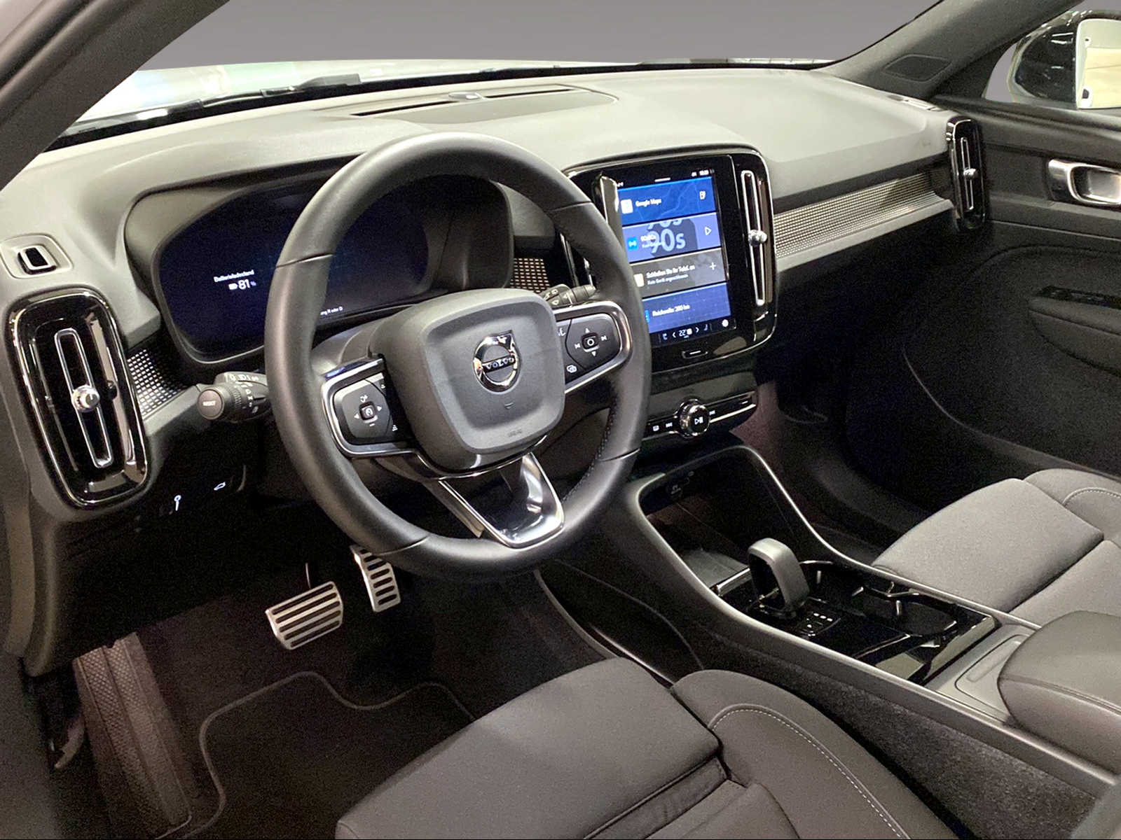 VOLVO XC40 P6 Plus-image-6