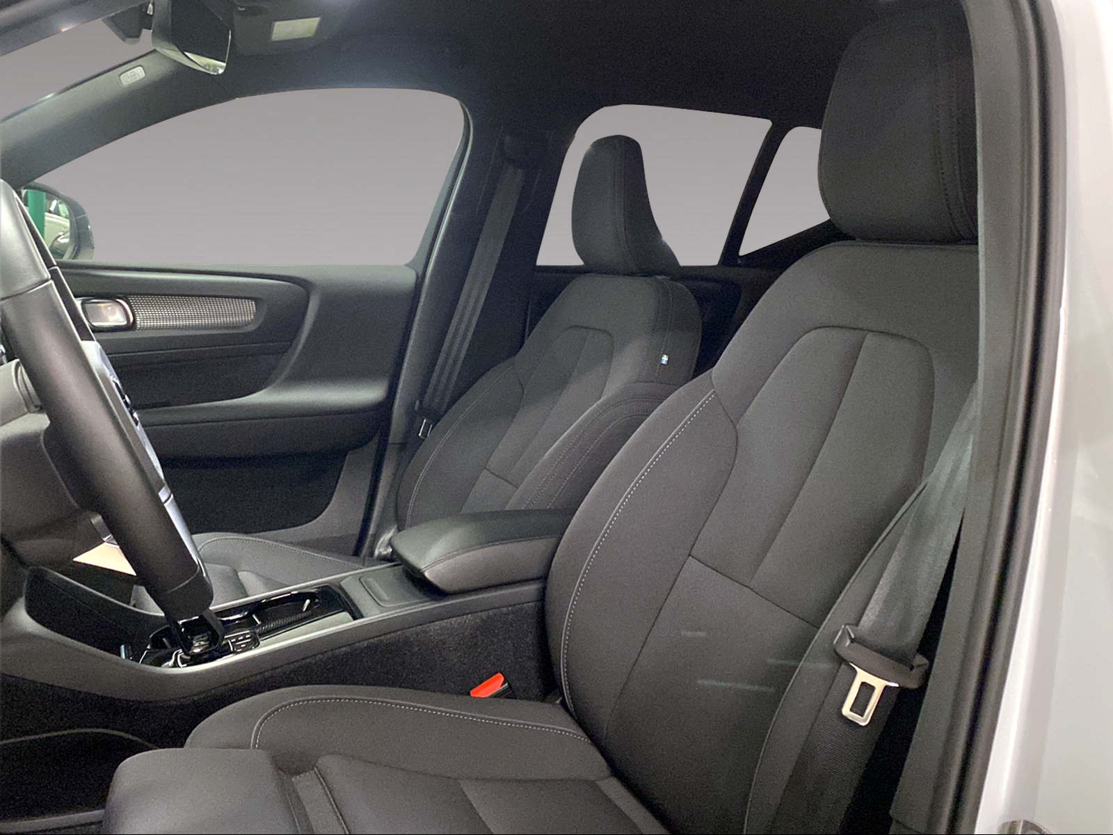 VOLVO XC40 P6 Plus-image-7