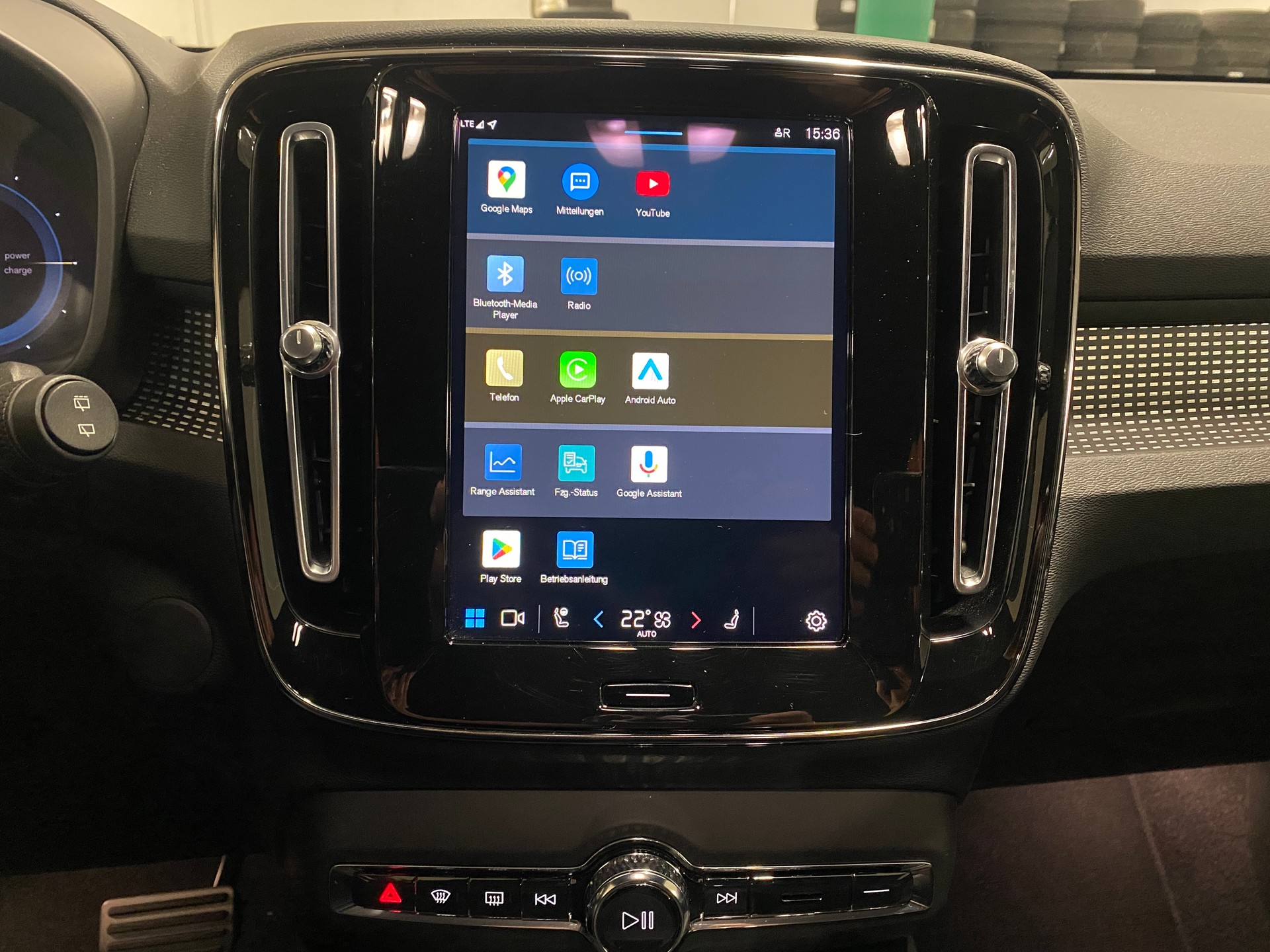 VOLVO XC40 P6 Plus-image-13