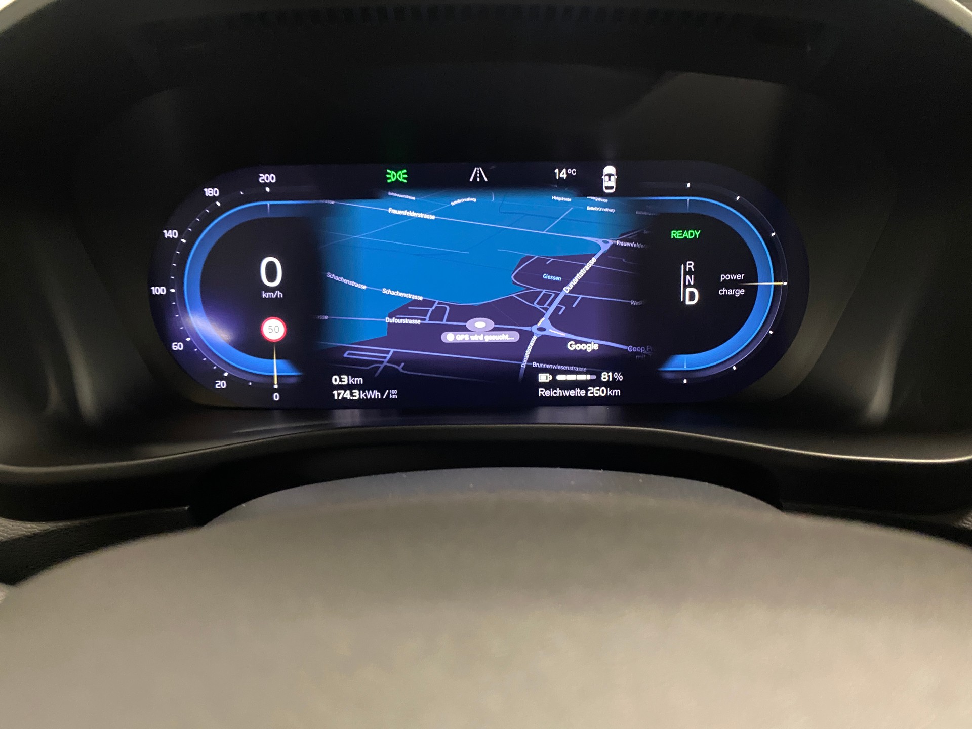 VOLVO XC40 P6 Plus-image-10