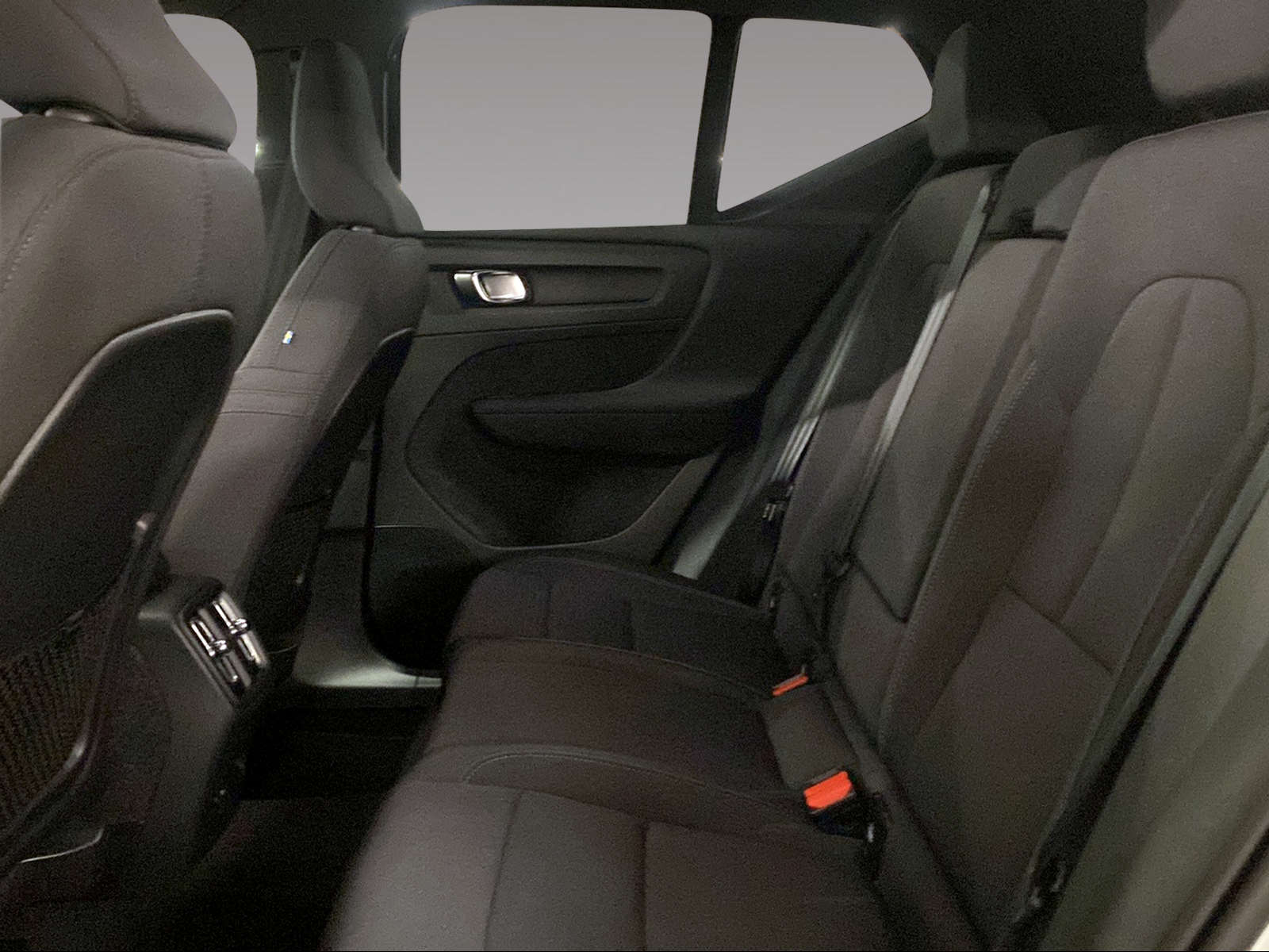 VOLVO XC40 P6 Plus-image-8