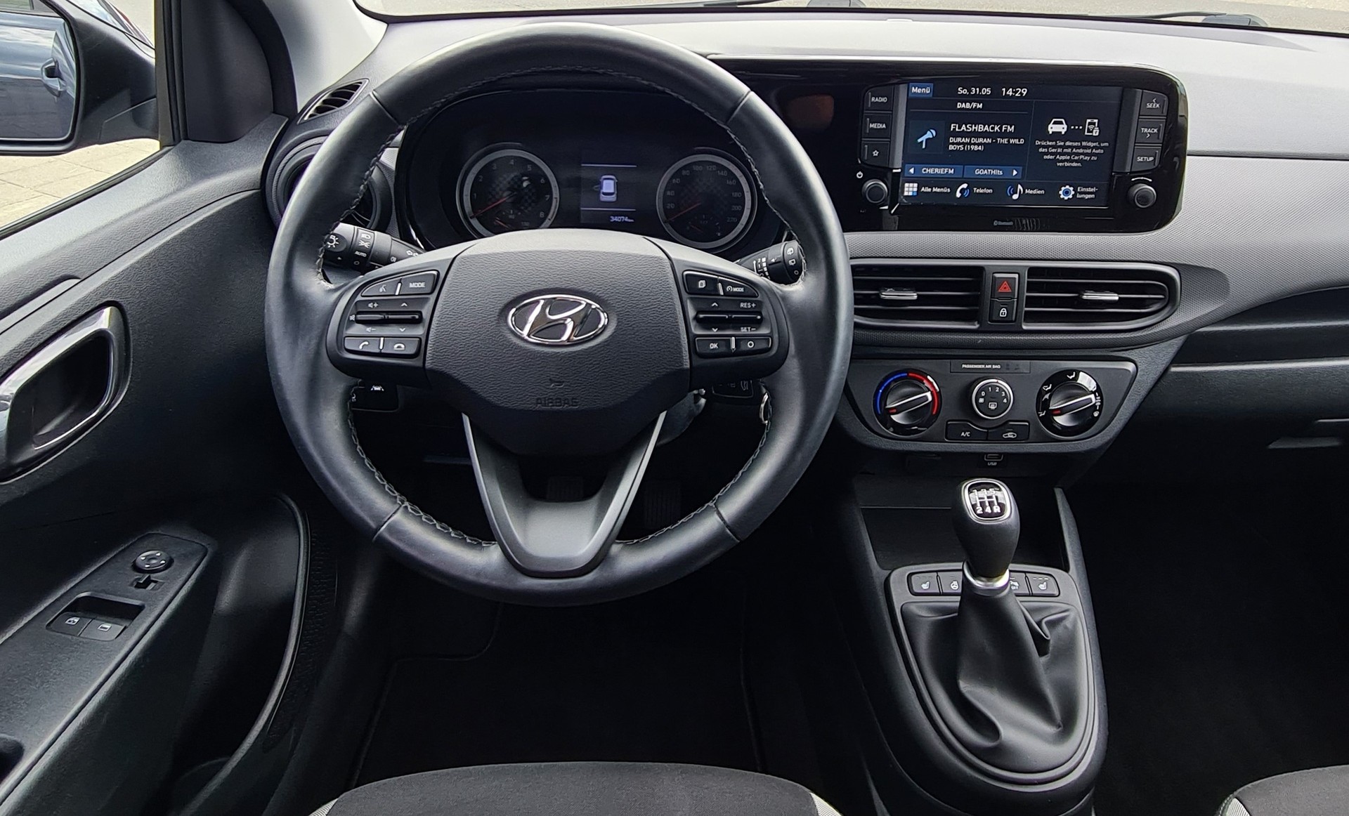 HYUNDAI i10 1.2 Amplia-image-10