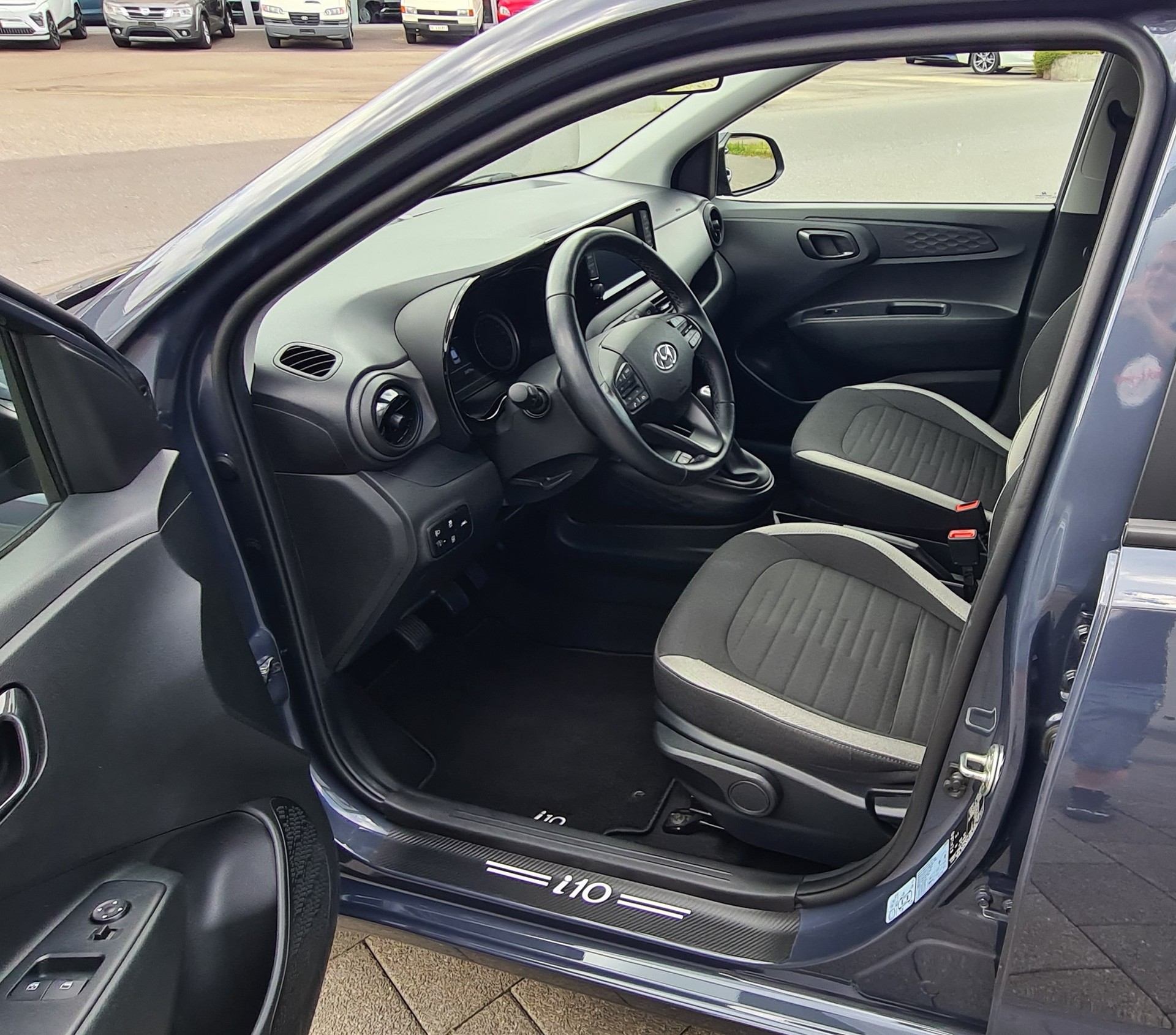 HYUNDAI i10 1.2 Amplia-image-9
