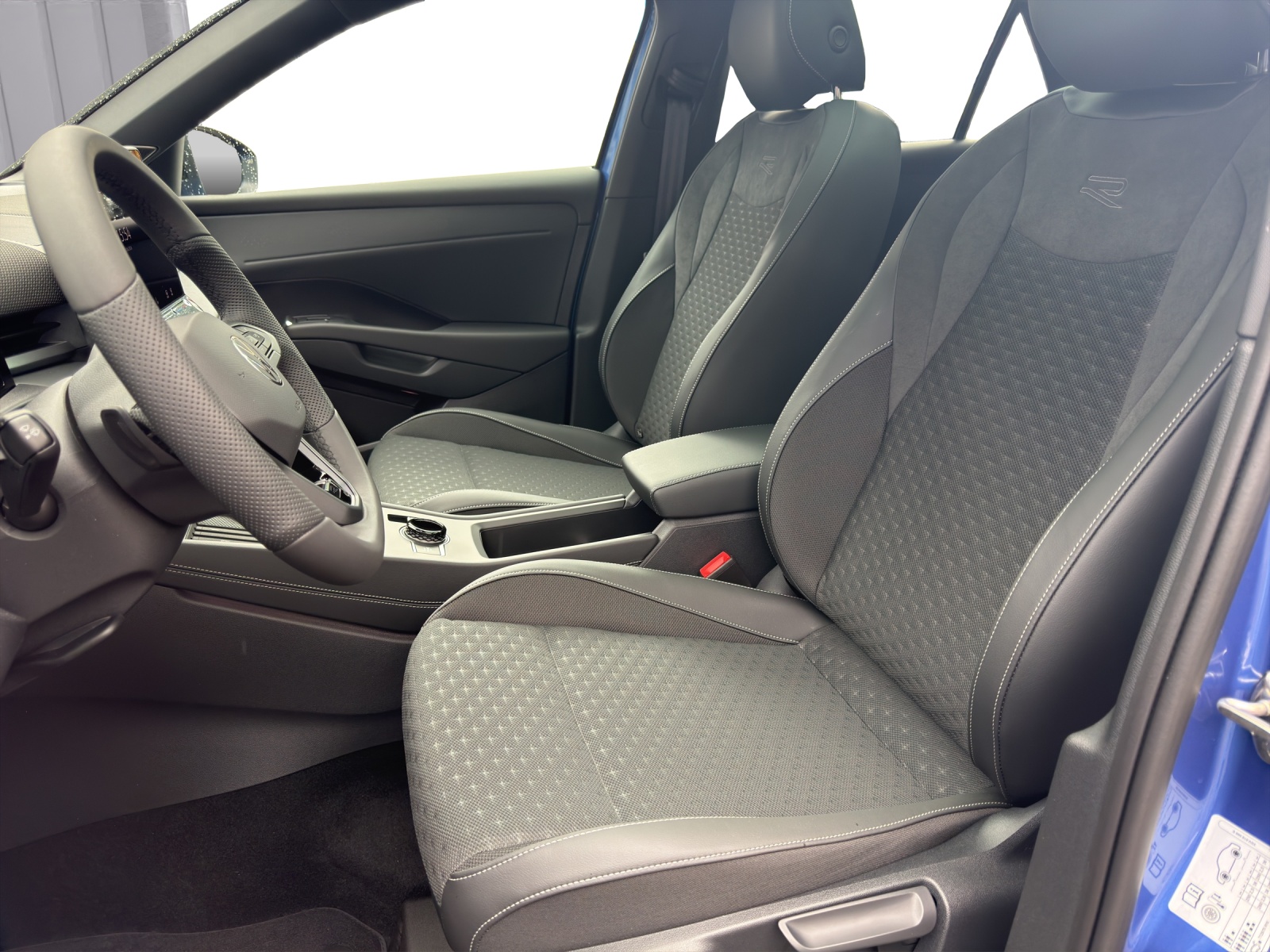VW T-Roc 1.5 eTSI mHEV R-Line DSG-image-9