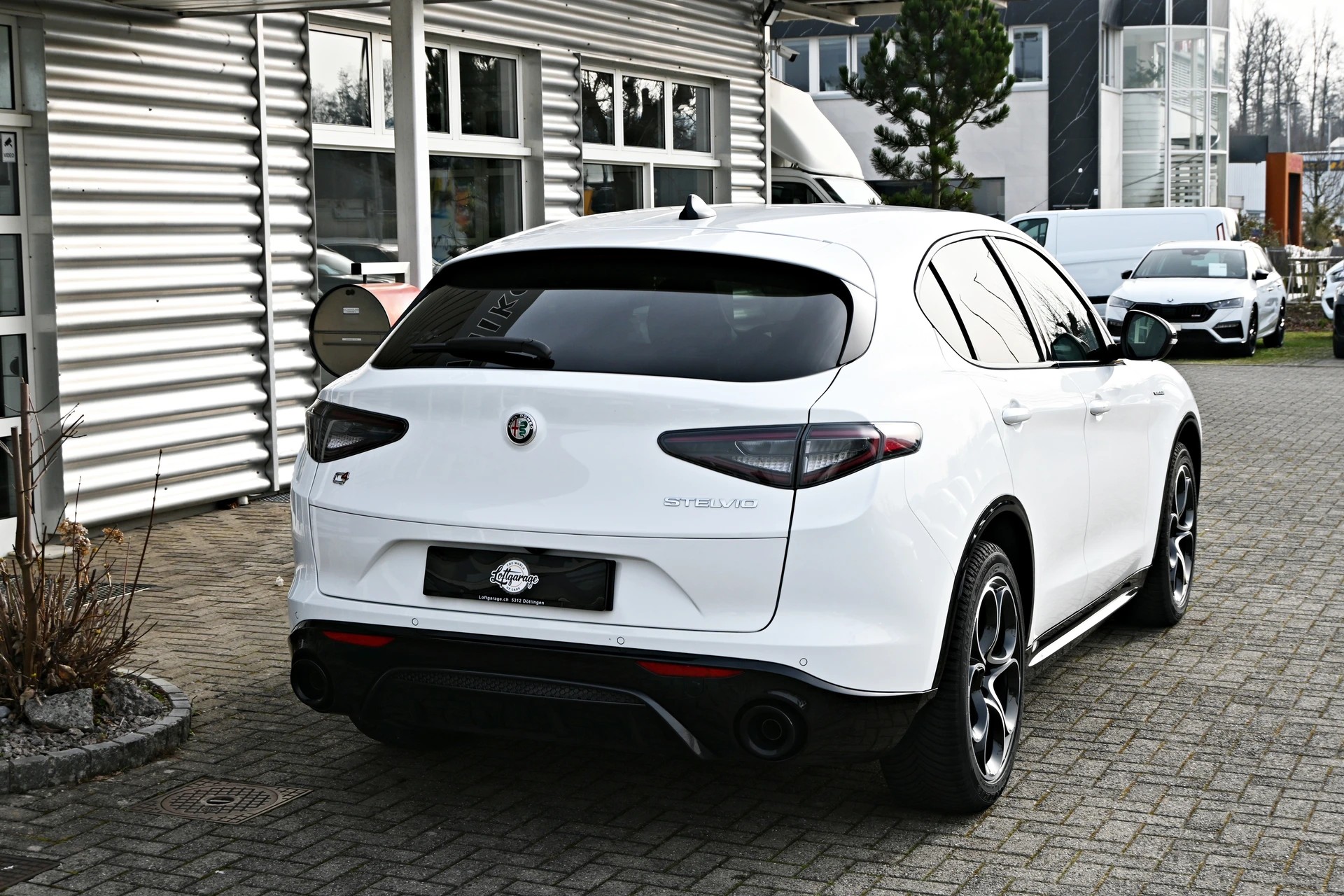 ALFA ROMEO Stelvio 2.2 JTDM Veloce Sport Black Q4 AT8 + 210PS + New Modell-image-7