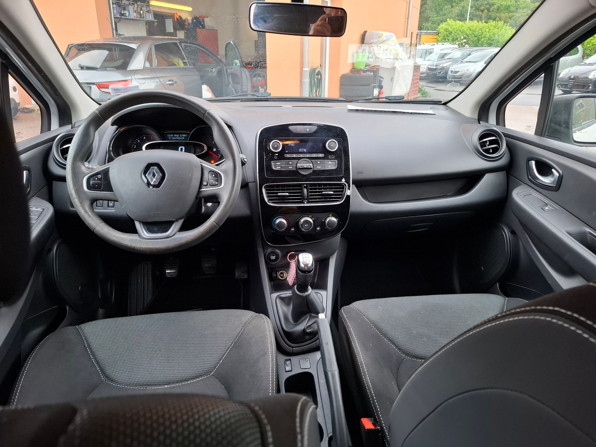 RENAULT Clio 1.5 dCi Expression-image-8