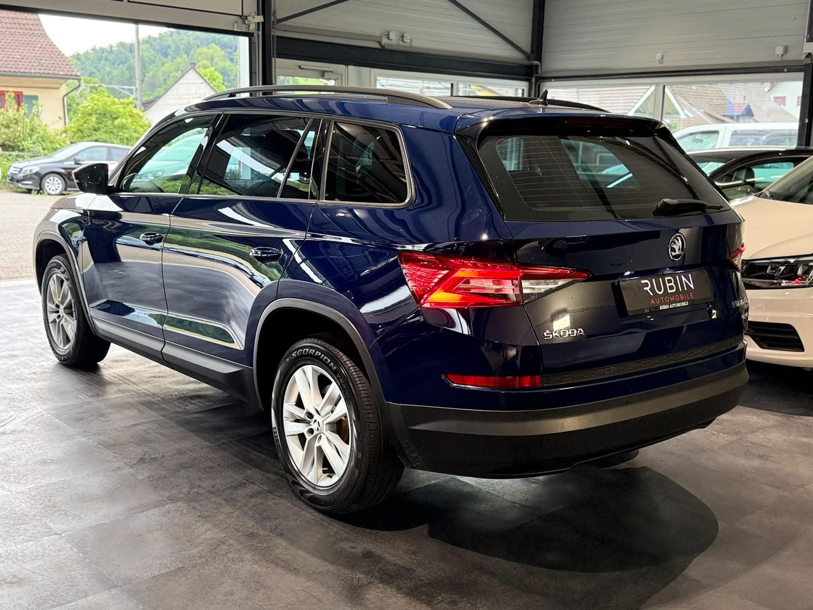 SKODA Kodiaq 1.4 TSI Active DSG 4x4-showroom-element-1