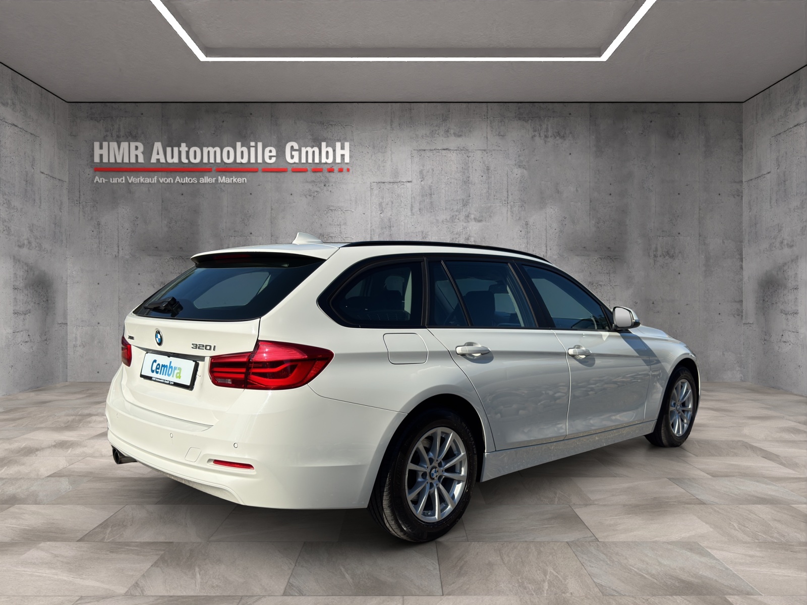 BMW 320i xDrive Touring Steptronic-showroom-element-3