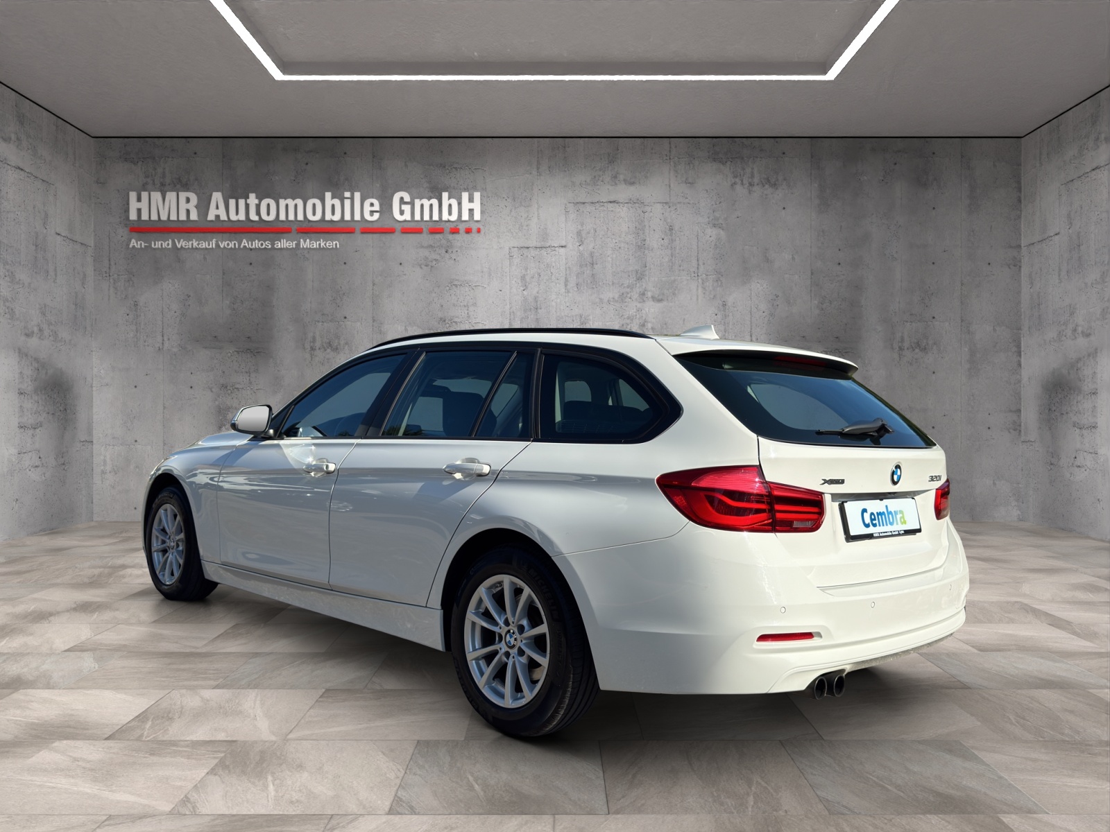 BMW 320i xDrive Touring Steptronic-showroom-element-1