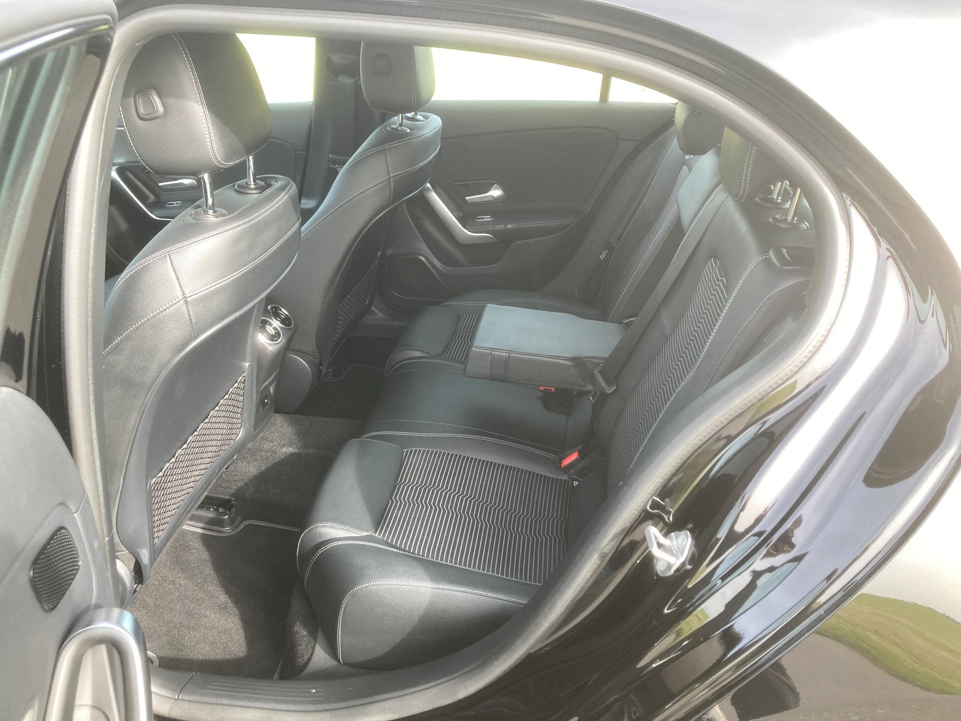 MERCEDES-BENZ A 200 d-image-7