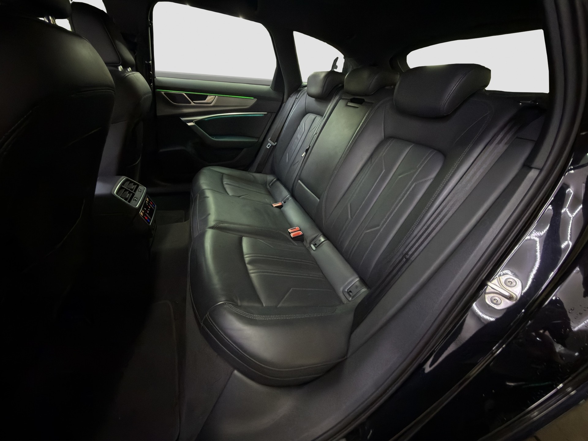 AUDI A6 Avant 45 TFSI Sport S-tronic quattro-image-13