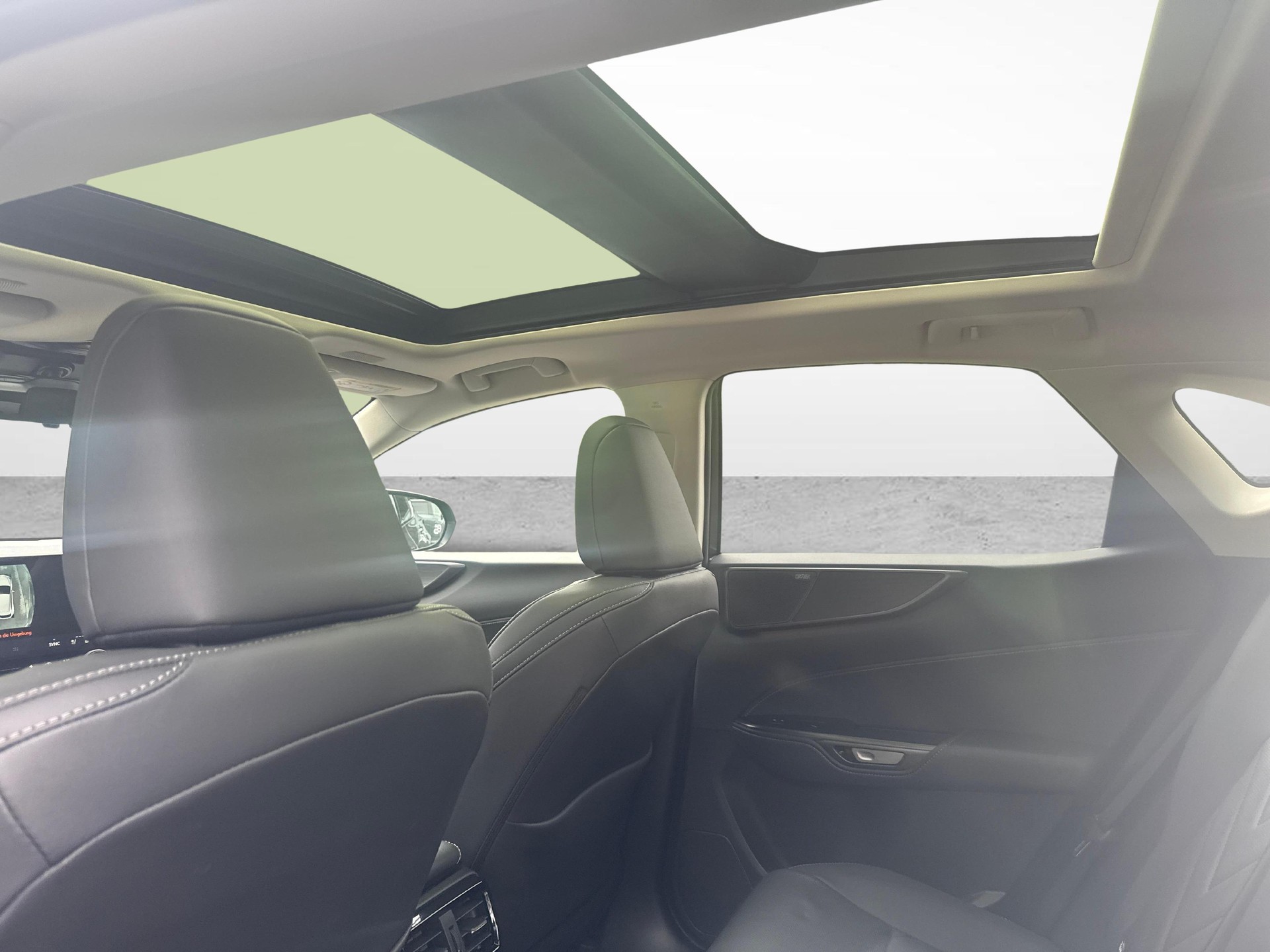 LEXUS NX 450h+ Excellence-image-12