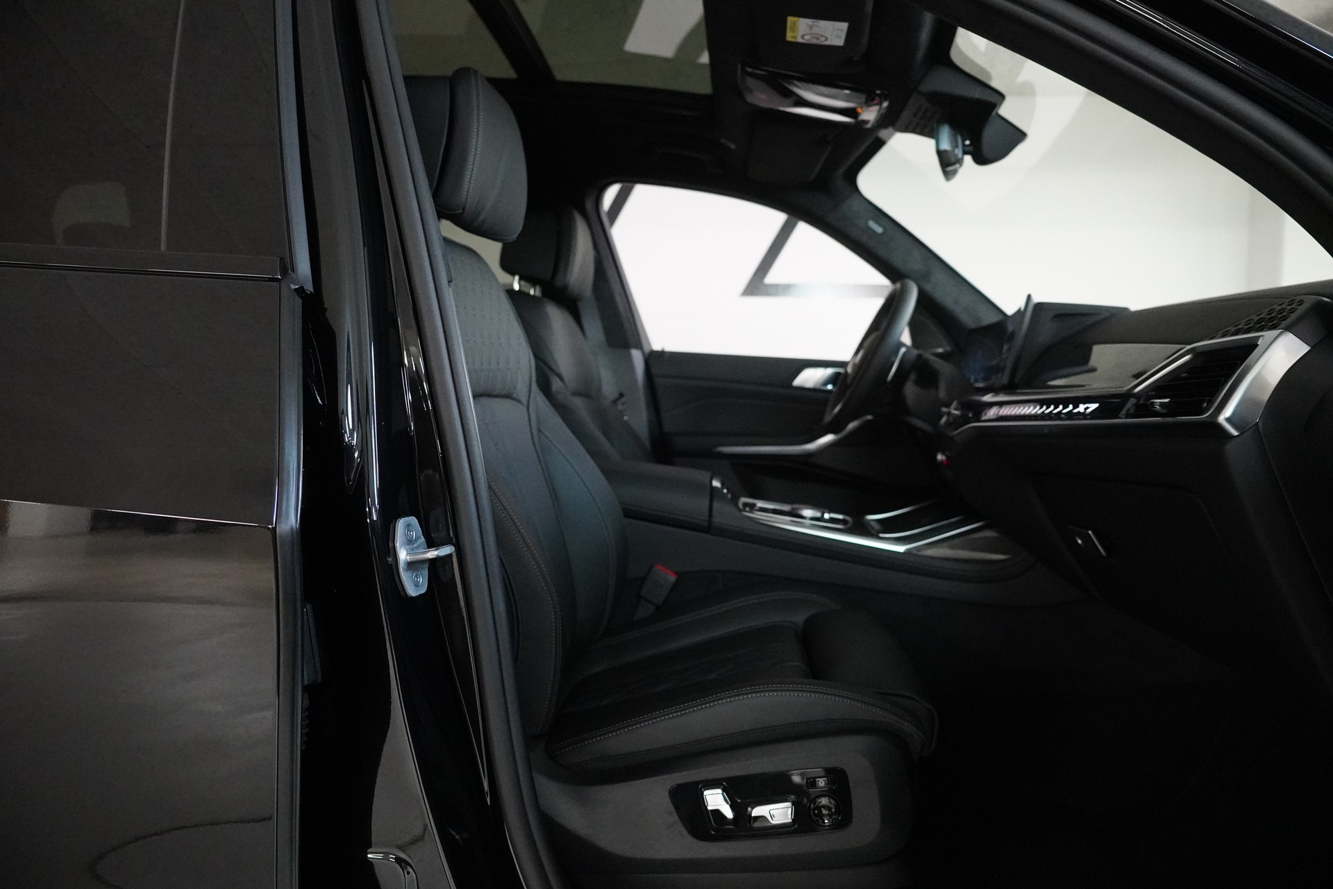 BMW X7 xDrive 48V 40d M Sport Steptronic-image-14