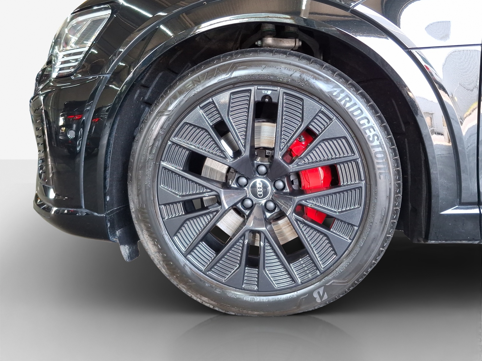 AUDI Q8 55 e-tron Black Edition quattro-image-14