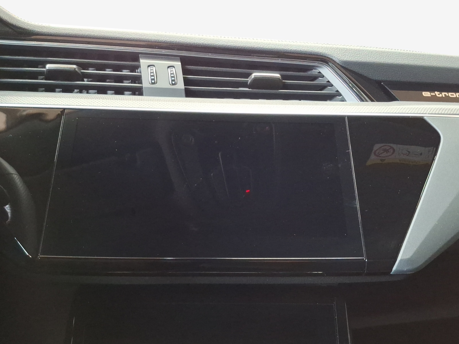 AUDI Q8 55 e-tron Black Edition quattro-image-10