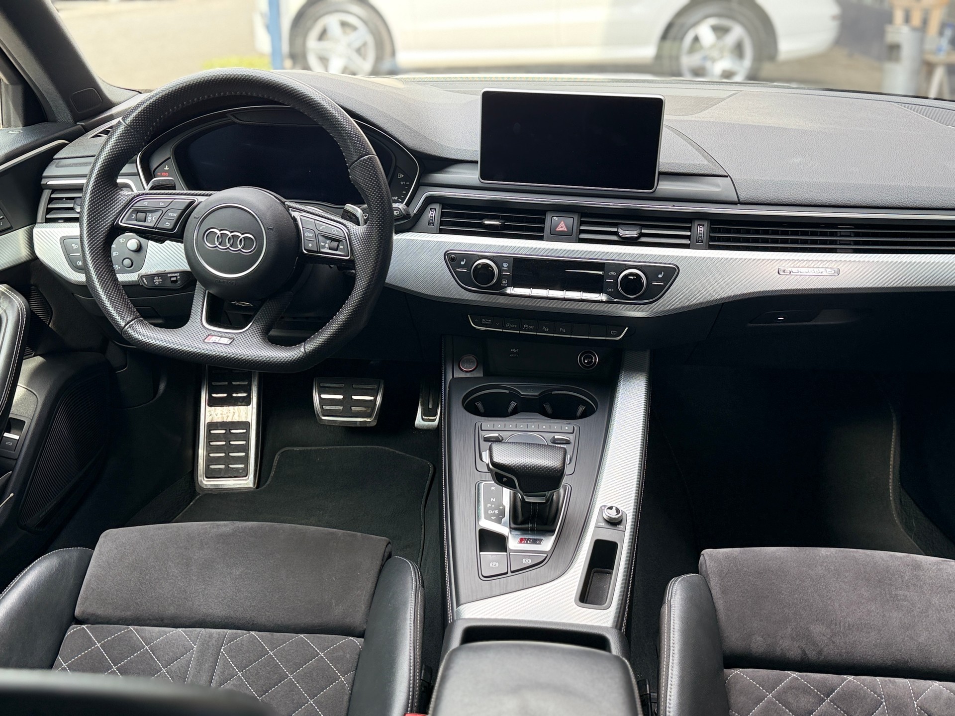 AUDI RS4 Avant 2.9 TFSI quattro tiptronic-image-5