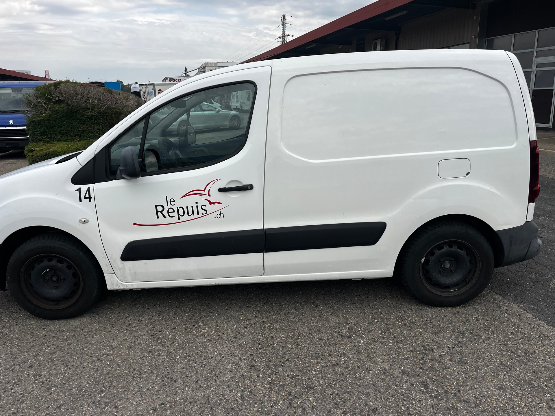 PEUGEOT PARTNER-image-3