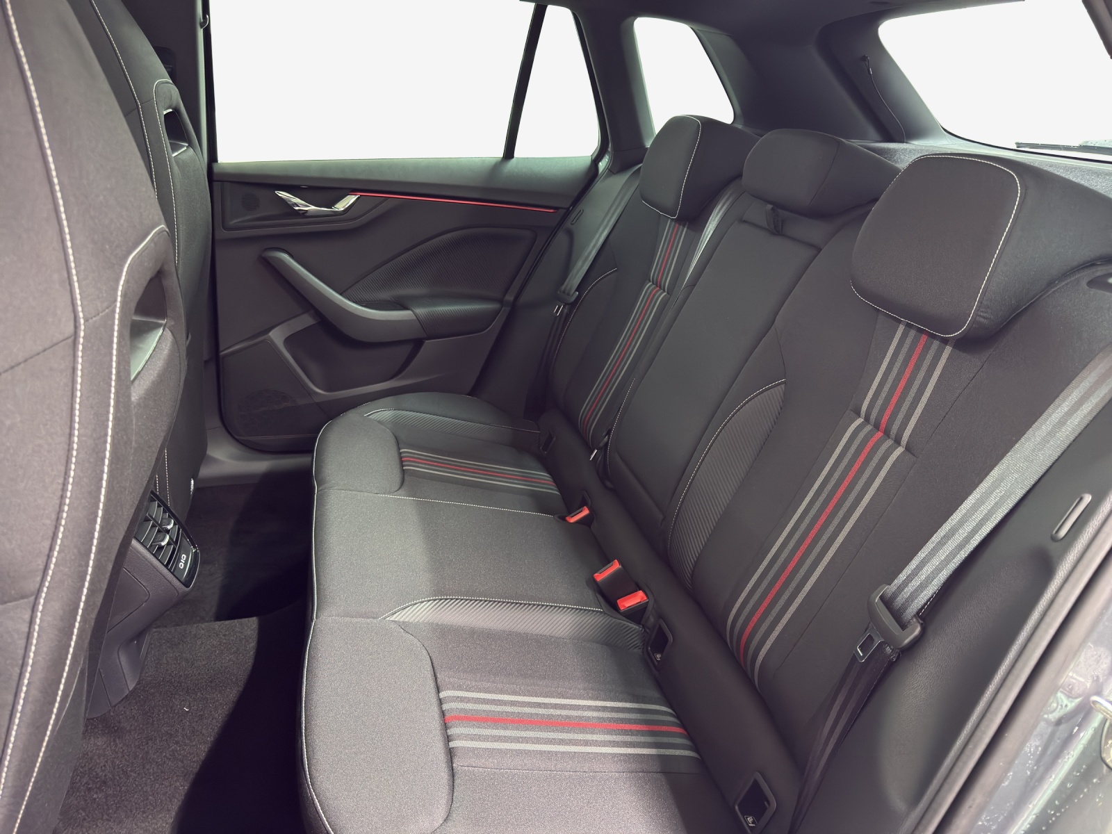 SKODA Kamiq 1.5 TSI Monte Carlo DSG-image-11