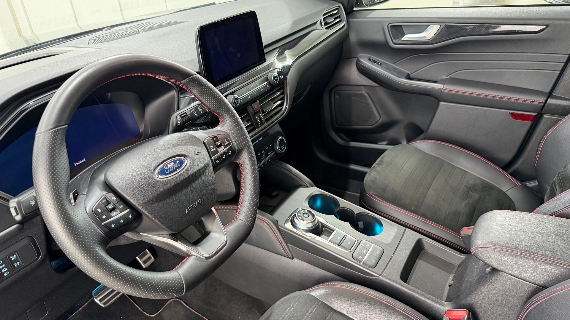 FORD Kuga 2.0 EcoBlue ST-Line X 4x4-showroom-element-3