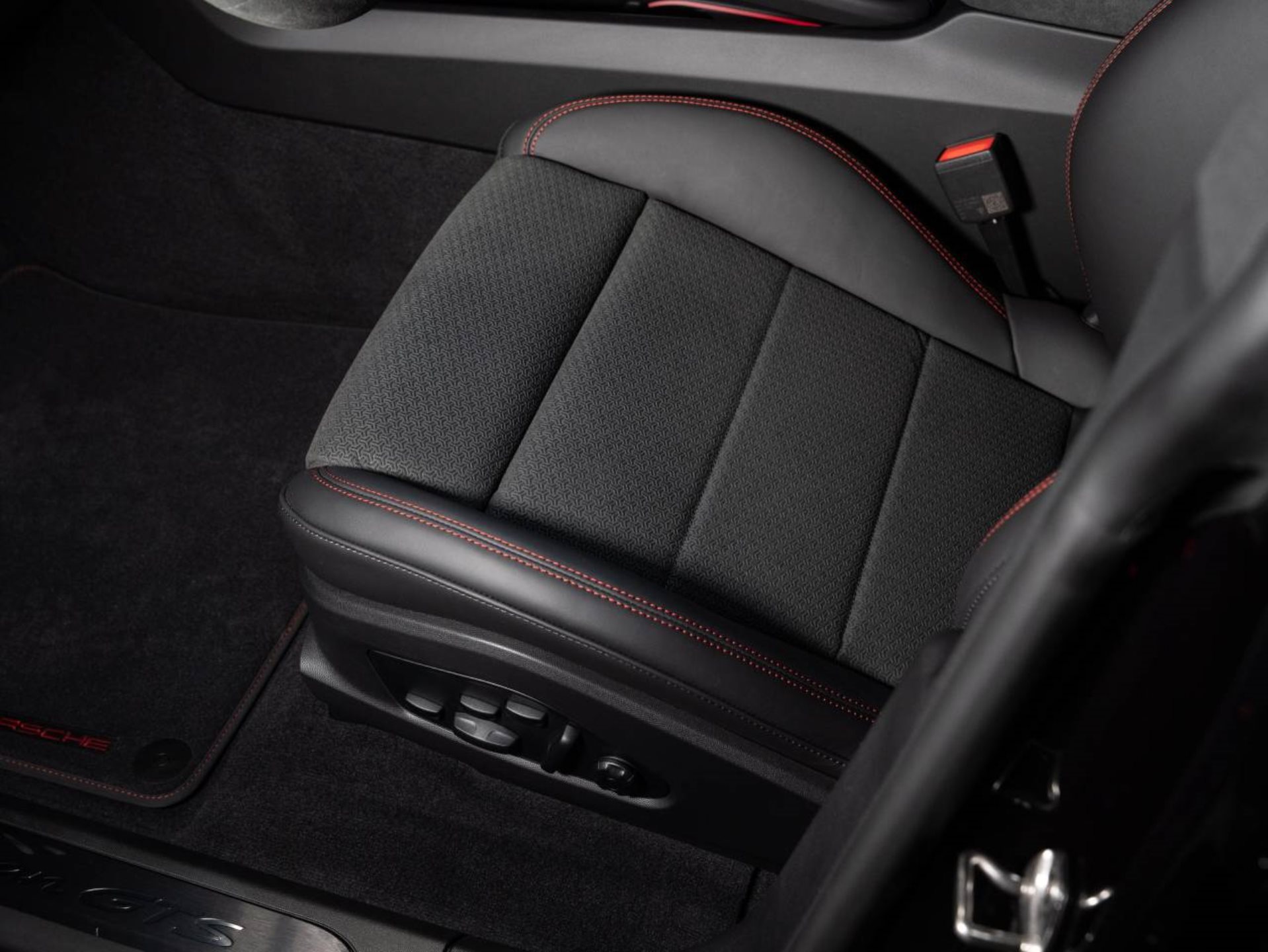 PORSCHE Macan GTS-image-22