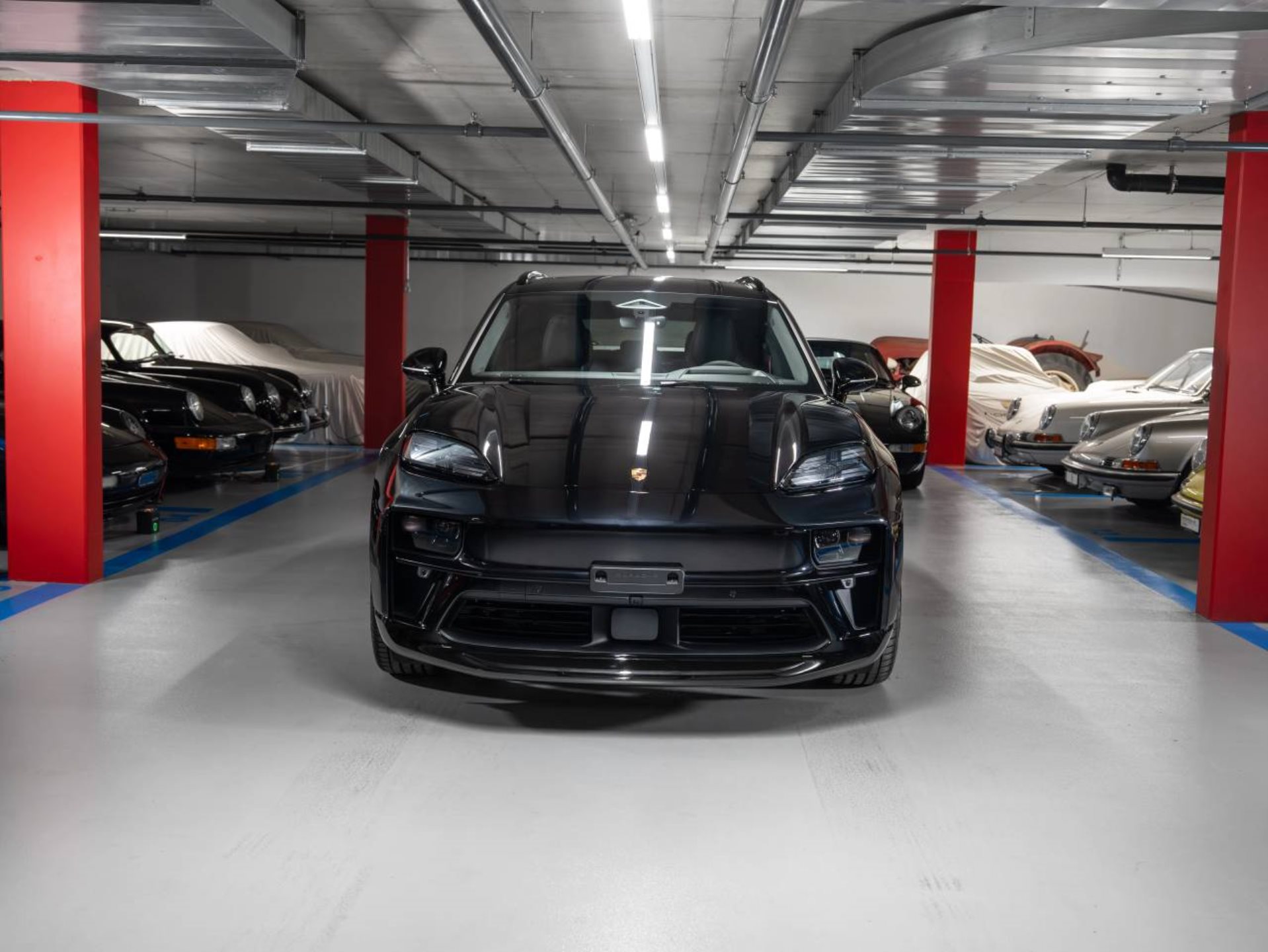 PORSCHE Macan GTS-showroom-element-1