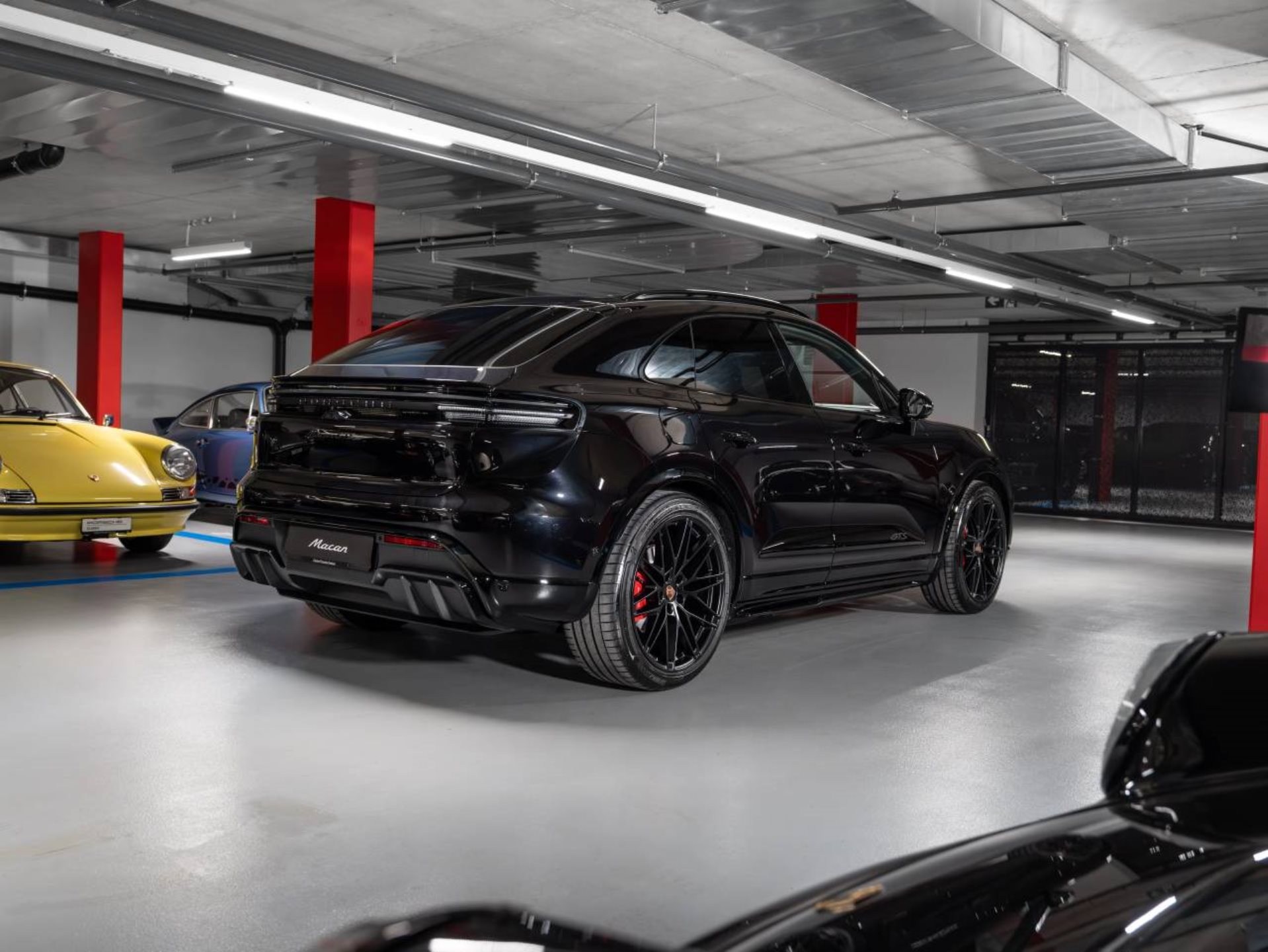 PORSCHE Macan GTS-showroom-element-3