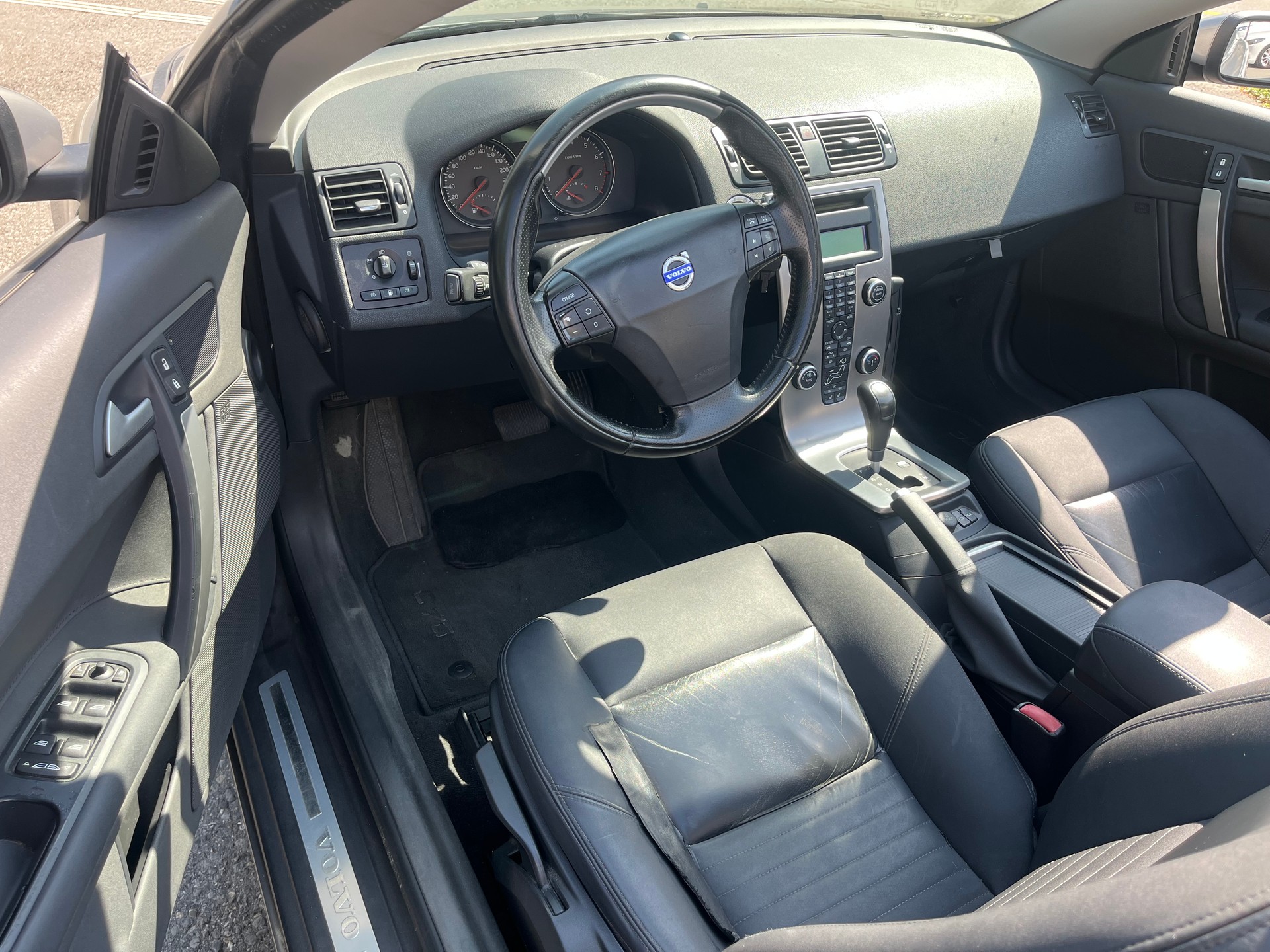 VOLVO C70 2.4 Summum-image-8