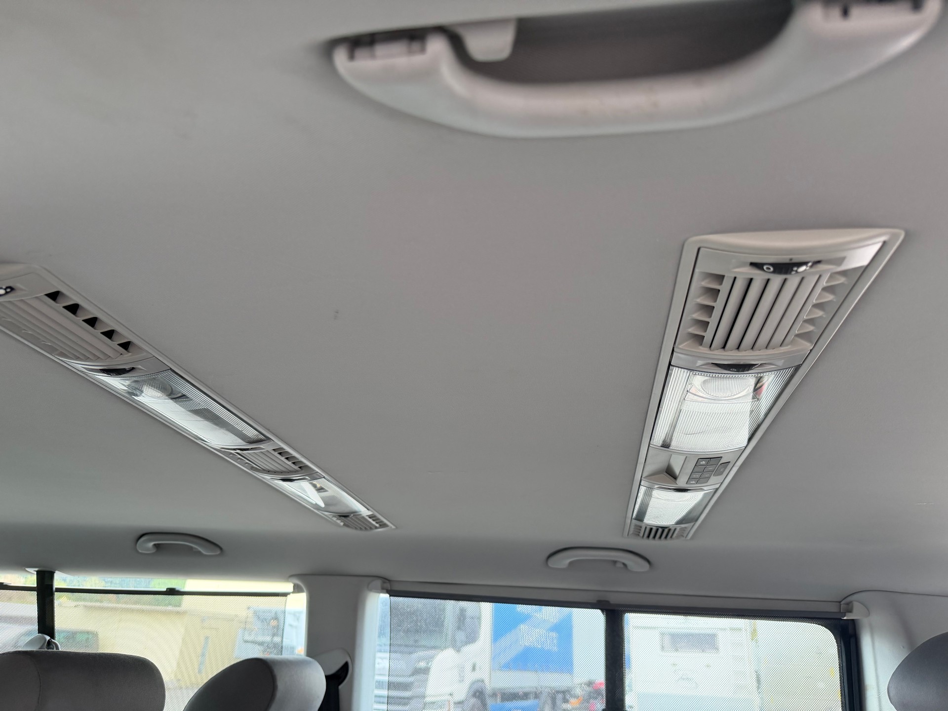 VW T5 Caravelle Comfort 2.5 TDI PD-image-12