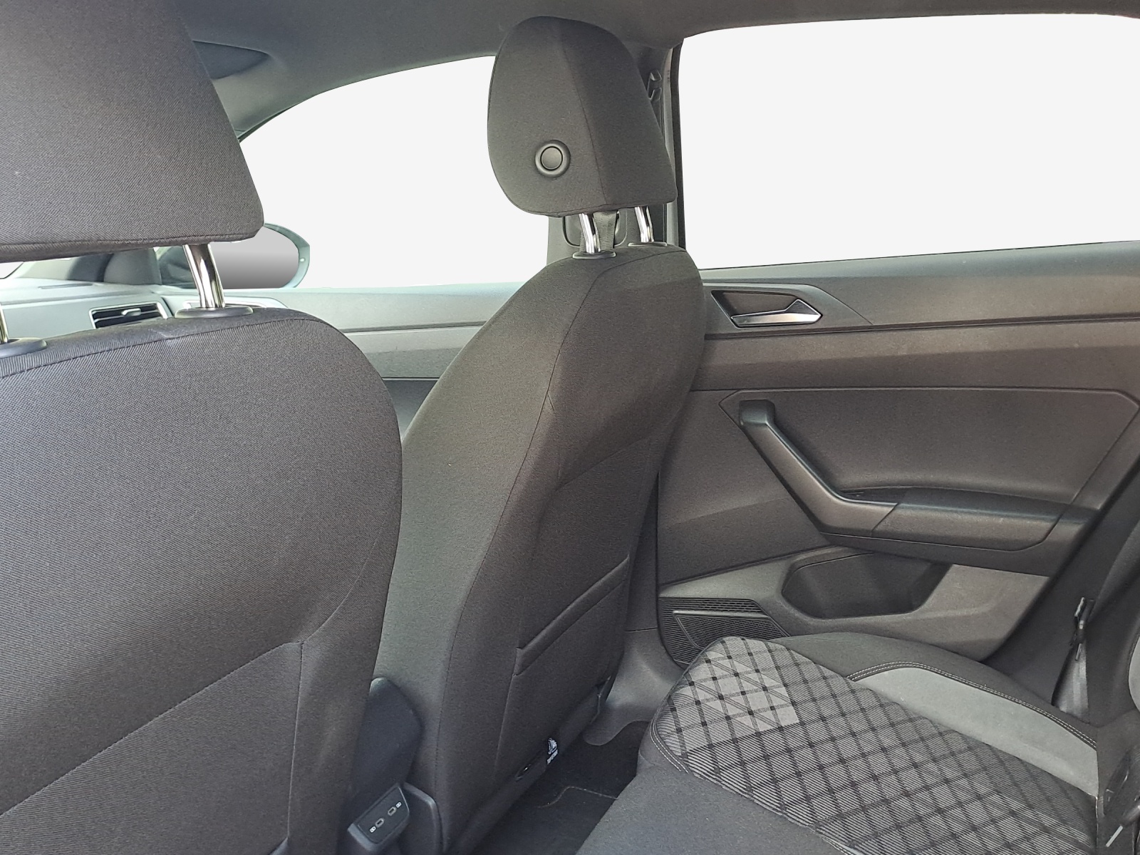 VW Taigo 1.0 TSI R-Line DSG-image-10