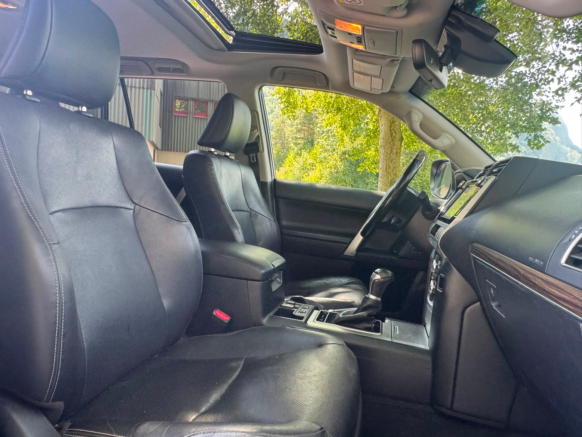 TOYOTA Land Cruiser 2.8TD Premium Automatic-image-12