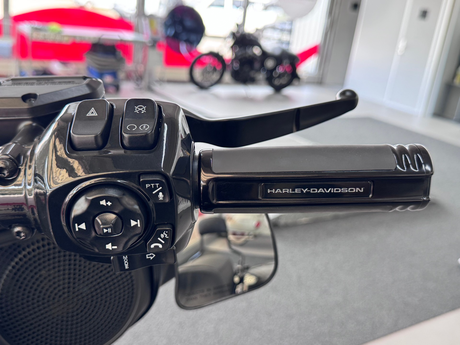 HARLEY-DAVIDSON FLHX Street Glide+KESSTECH-Auspuff+12"APE+Heckumbau (Grosse Koffer und tiefes Heck)+21"Rad+BREMBO-Bremsen+Sissybar+Öhlins+-image-11