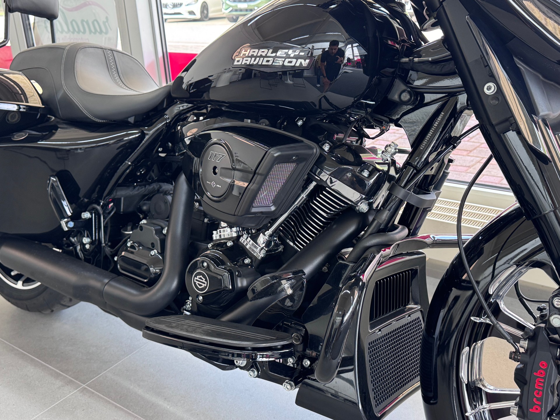 HARLEY-DAVIDSON FLHX Street Glide+KESSTECH-Auspuff+12"APE+Heckumbau (Grosse Koffer und tiefes Heck)+21"Rad+BREMBO-Bremsen+Sissybar+Öhlins+-image-4