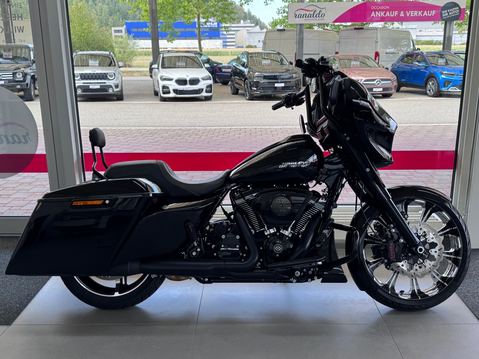 HARLEY-DAVIDSON FLHX Street Glide+KESSTECH-Auspuff+12"APE+Heckumbau (Grosse Koffer und tiefes Heck)+21"Rad+BREMBO-Bremsen+Sissybar+Öhlins+-image-0