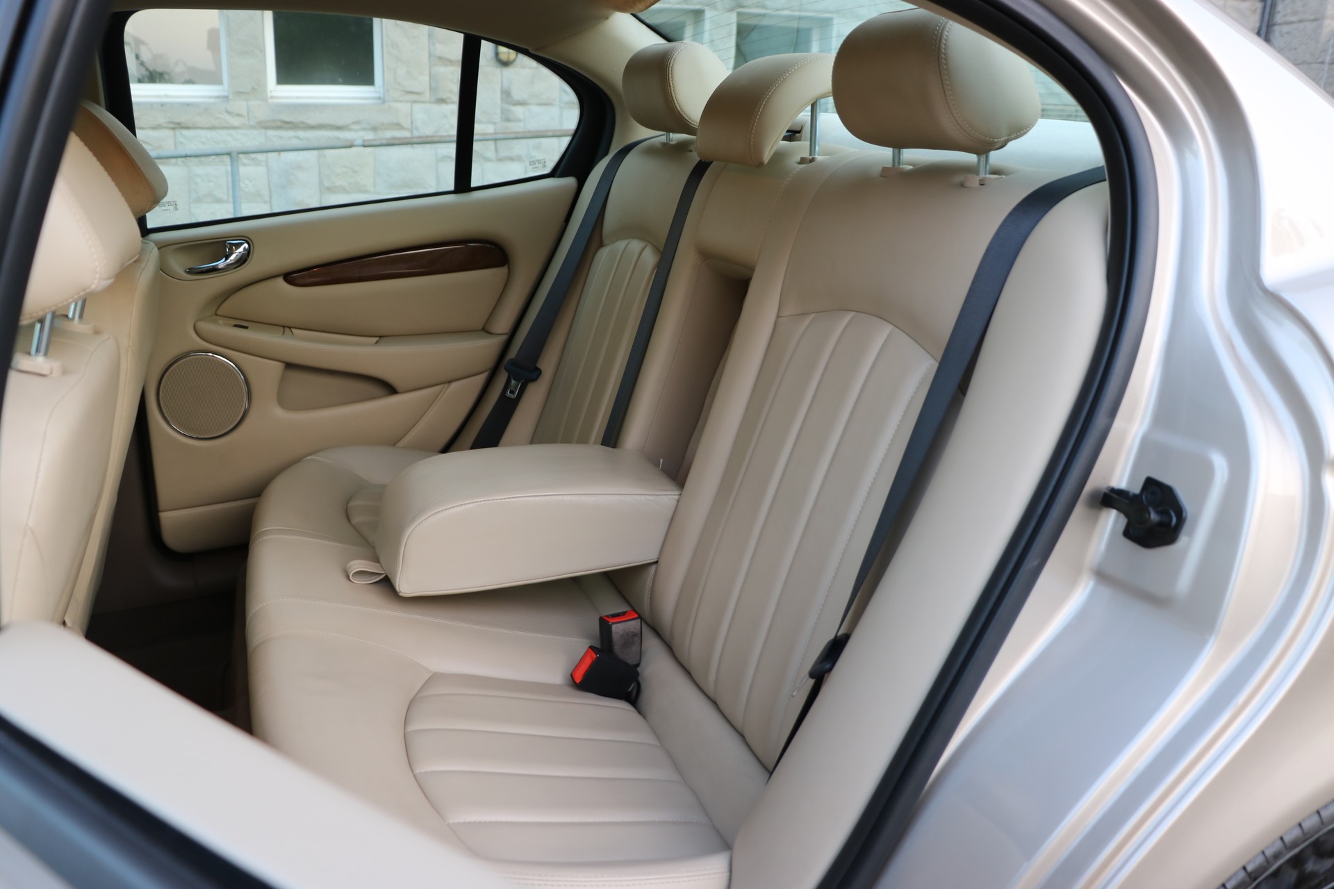 JAGUAR X-Type 3.0 V6 Traction4 Executive-image-11