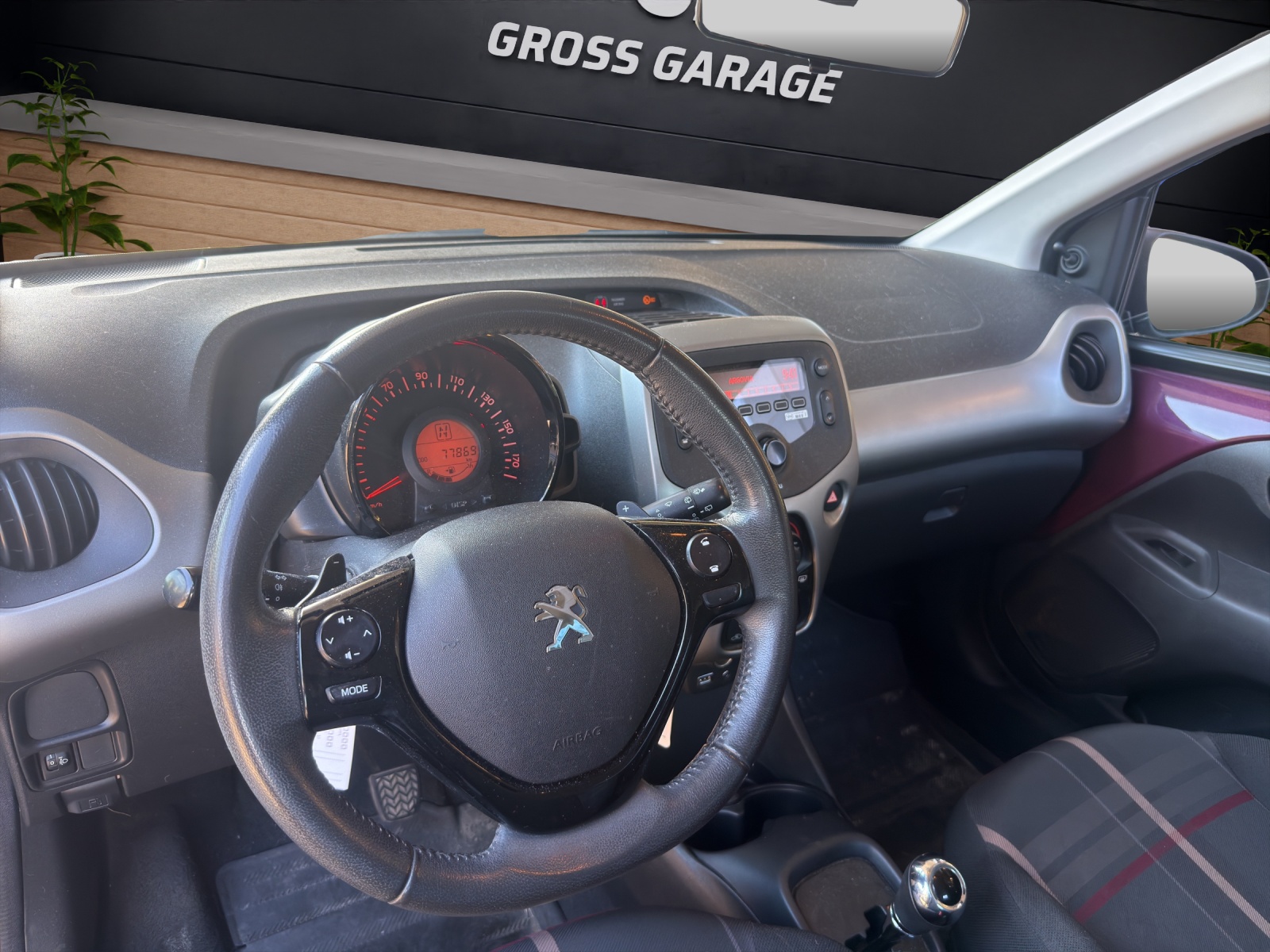 PEUGEOT 108 1.0 VTi Active ETG5-image-4