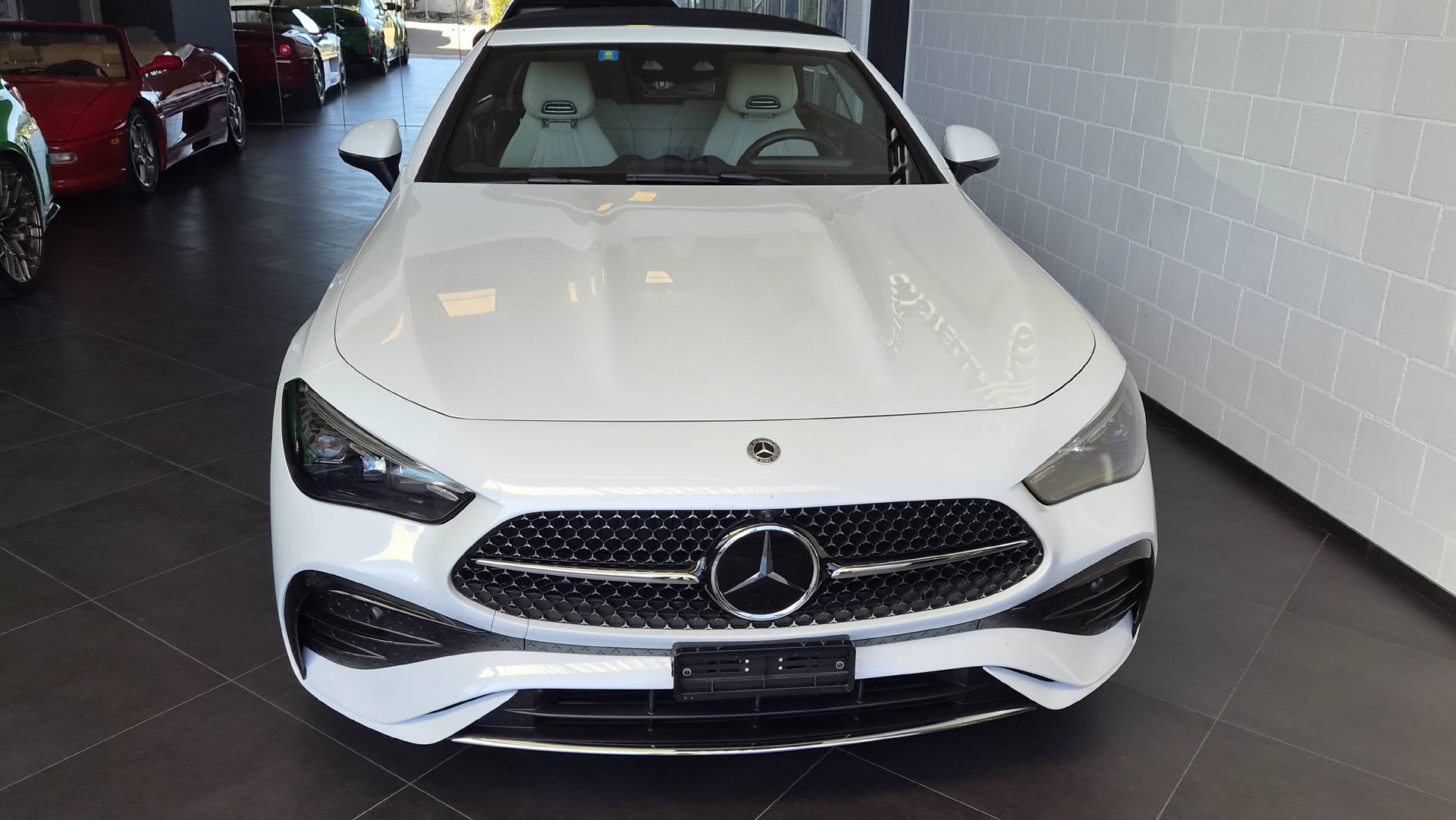 MERCEDES-BENZ CLE 450 AMG Line 4matic Cabriolet-showroom-element-3