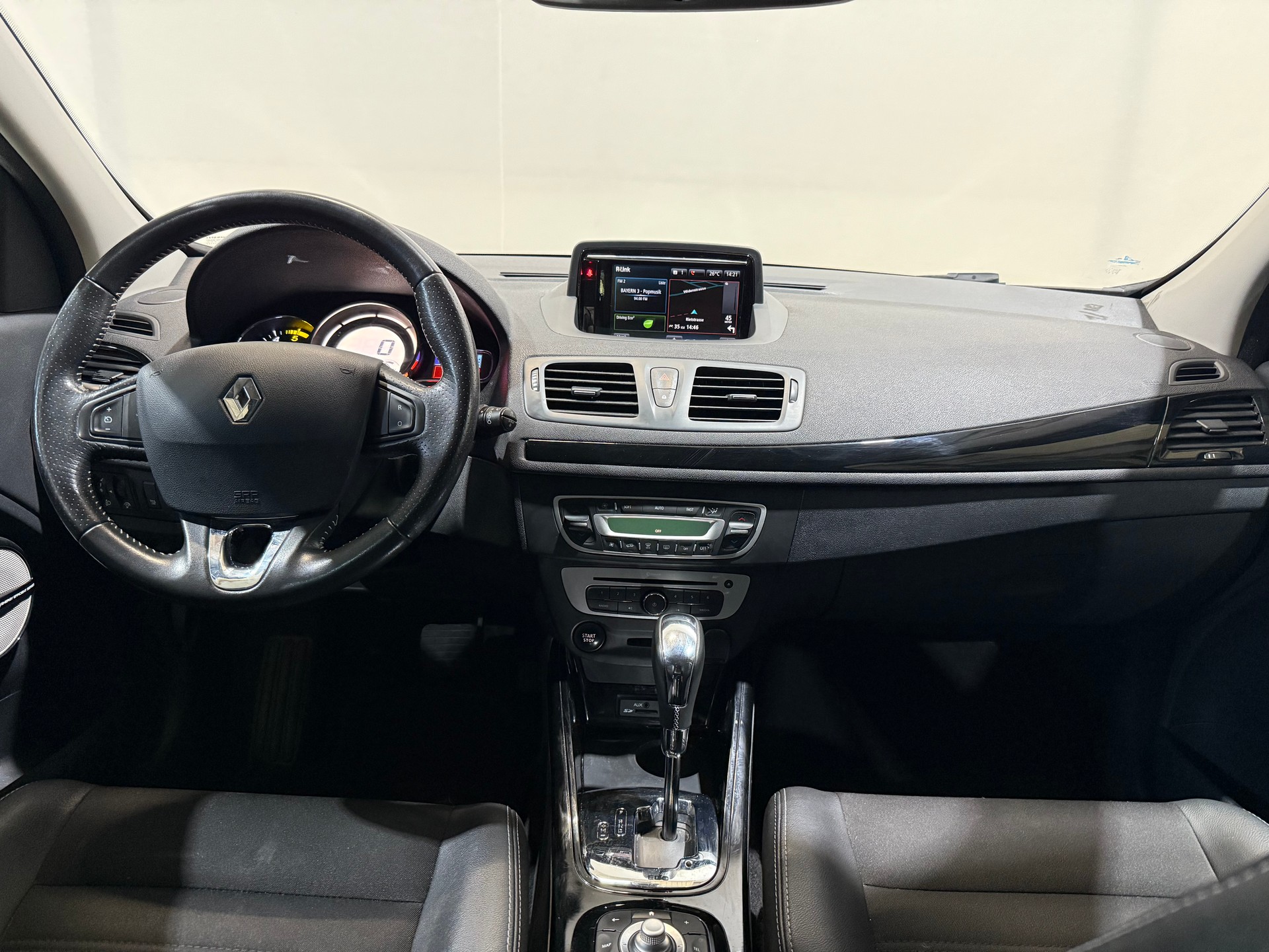 RENAULT Mégane Grandtour 1.5 dCi Bose EDC-image-11