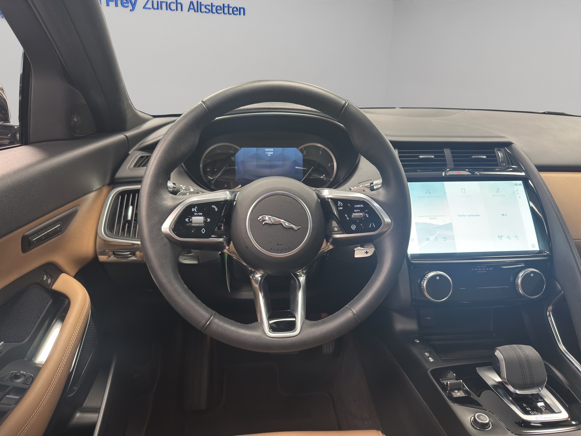 JAGUAR E-Pace 2.0 D I4 165 S AWD-image-12