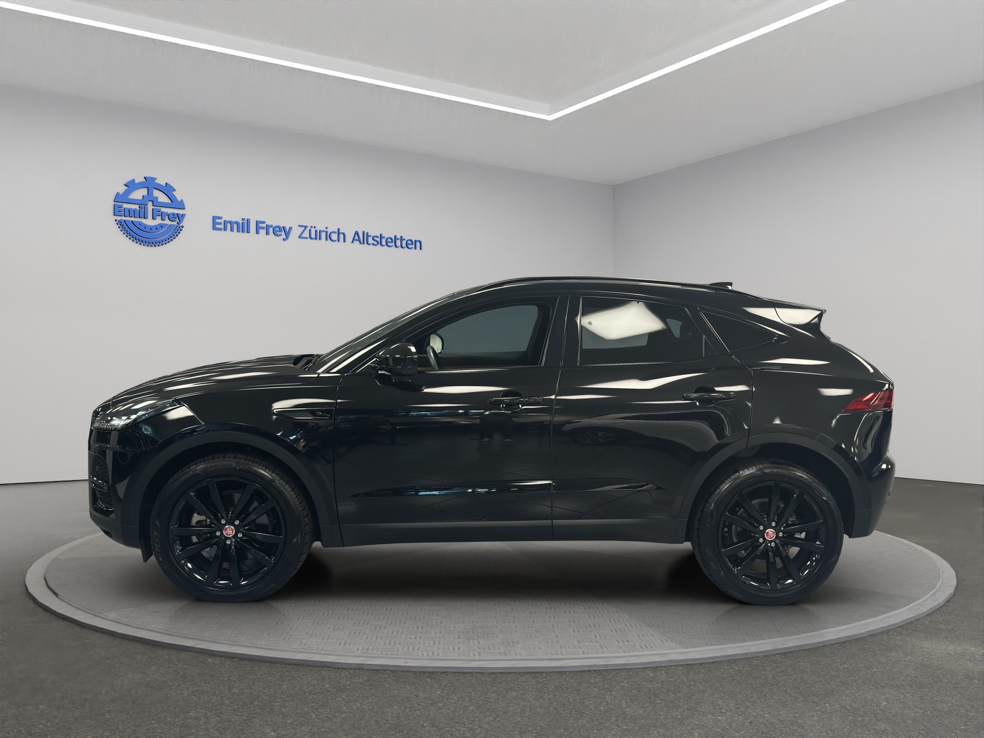 JAGUAR E-Pace 2.0 D I4 165 S AWD-showroom-element-3